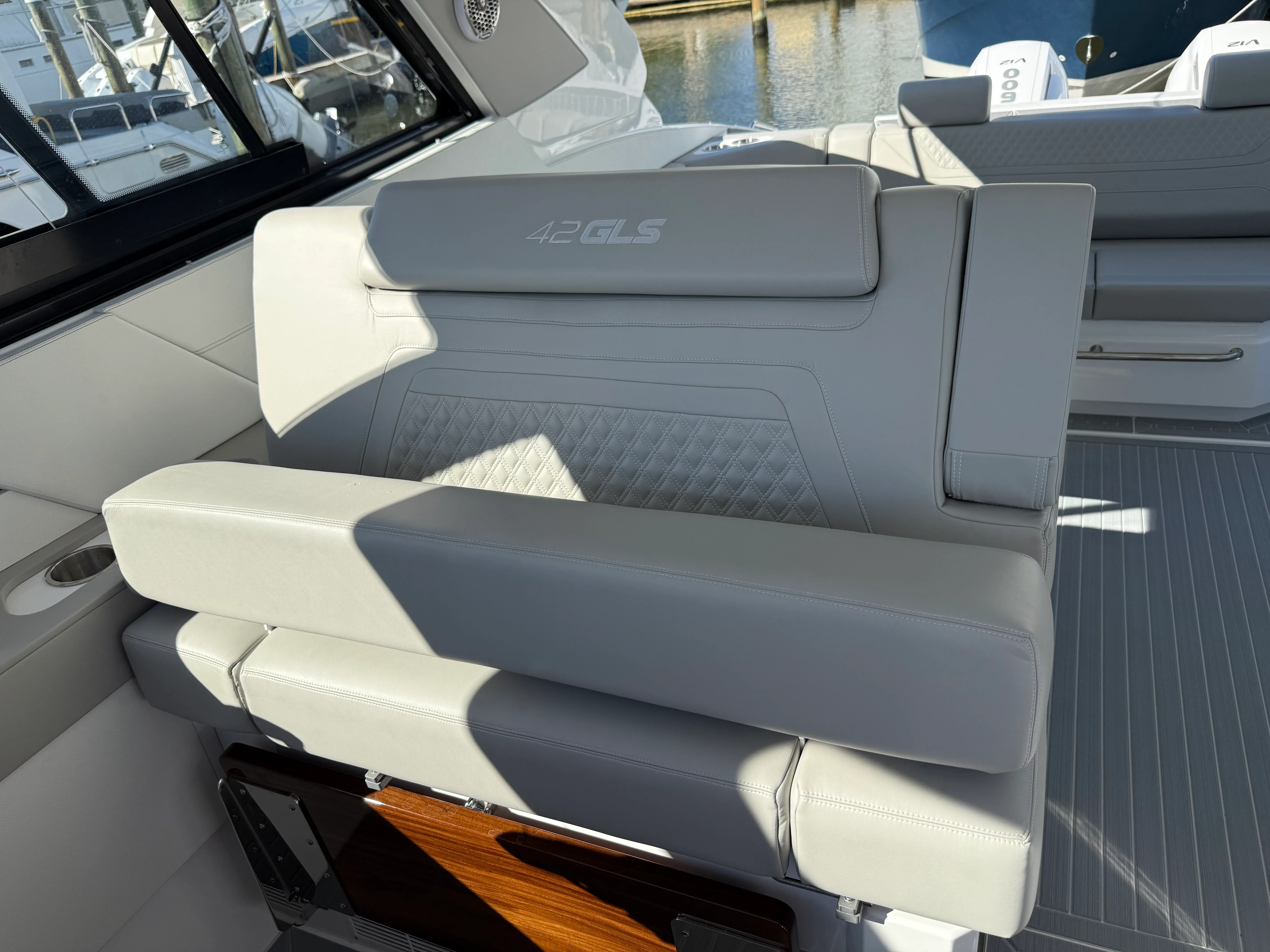 2026 Cruisers Yachts 42 GLS Outboard Image Thumbnail #37