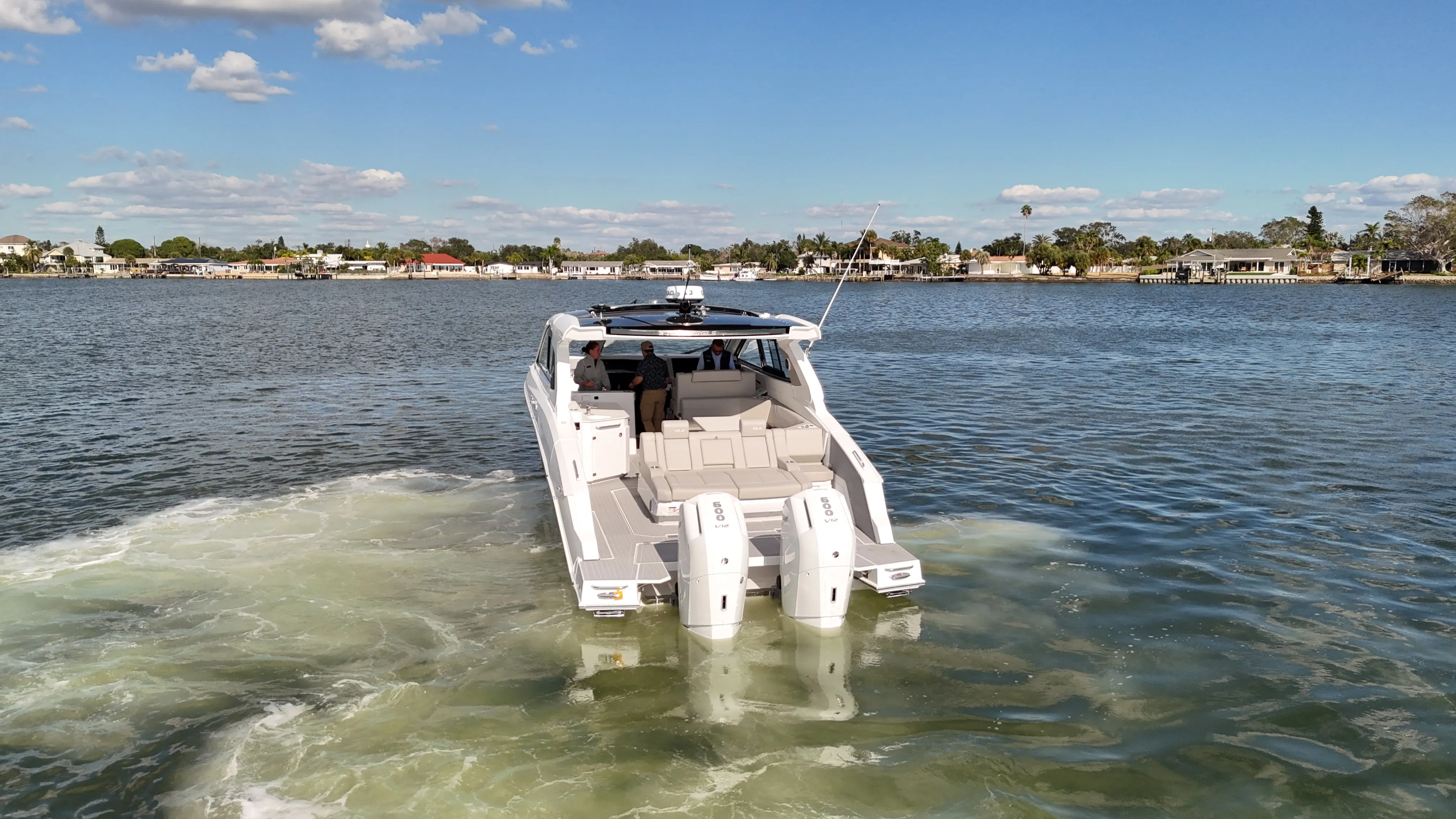 2026 Cruisers Yachts 42 GLS Outboard Image Thumbnail #9