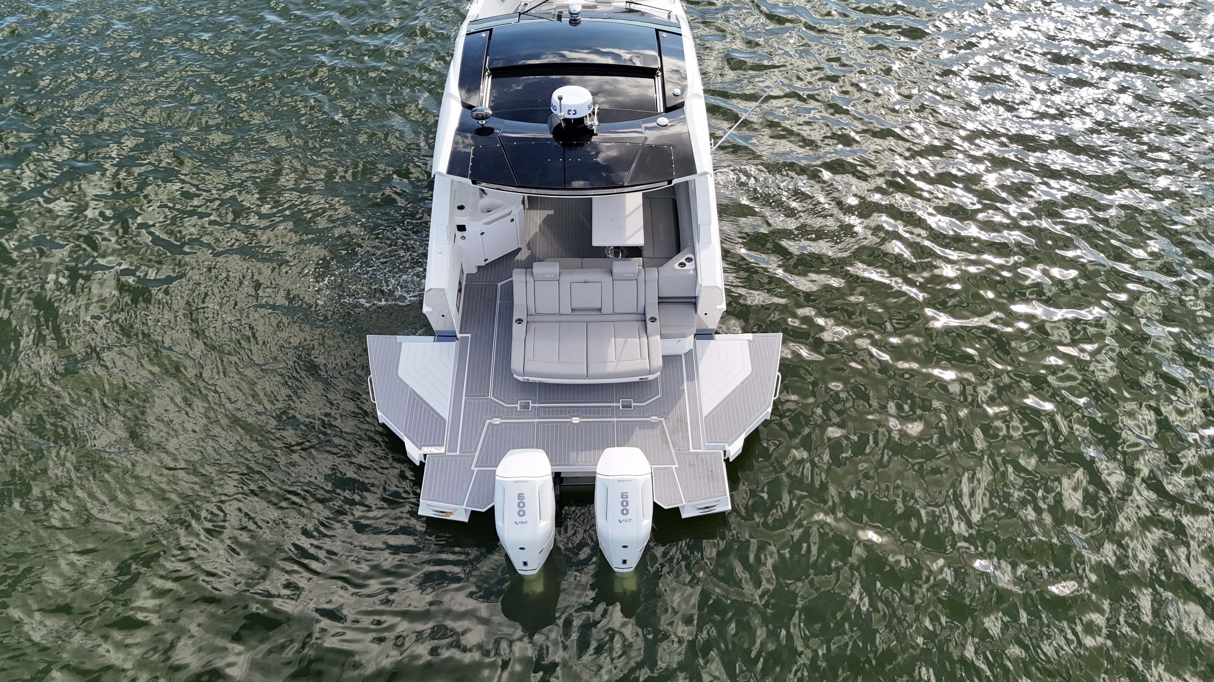 2026 Cruisers Yachts 42 GLS Outboard Image Thumbnail #21