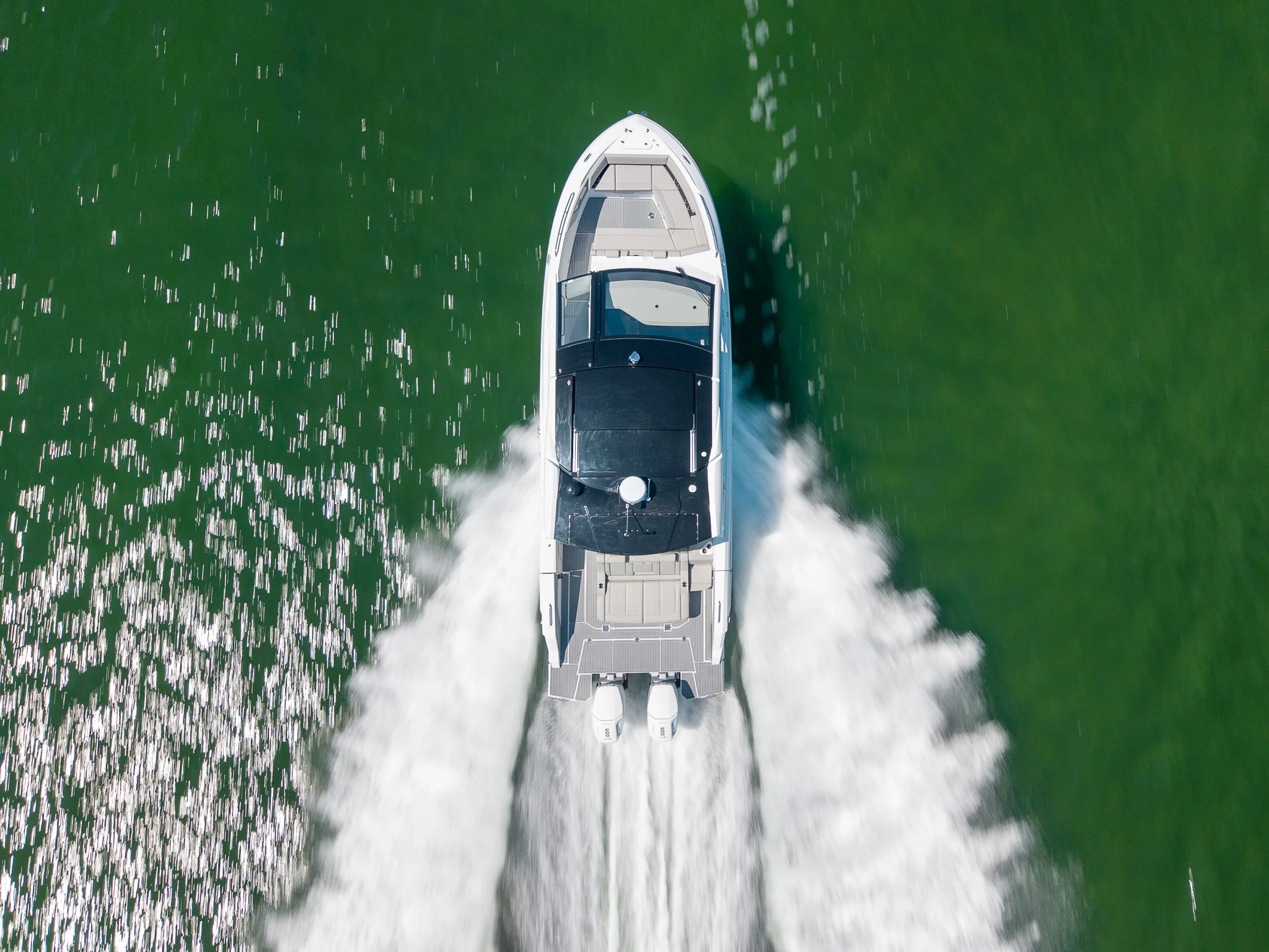 2026 Cruisers Yachts 42 GLS Outboard Image Thumbnail #12