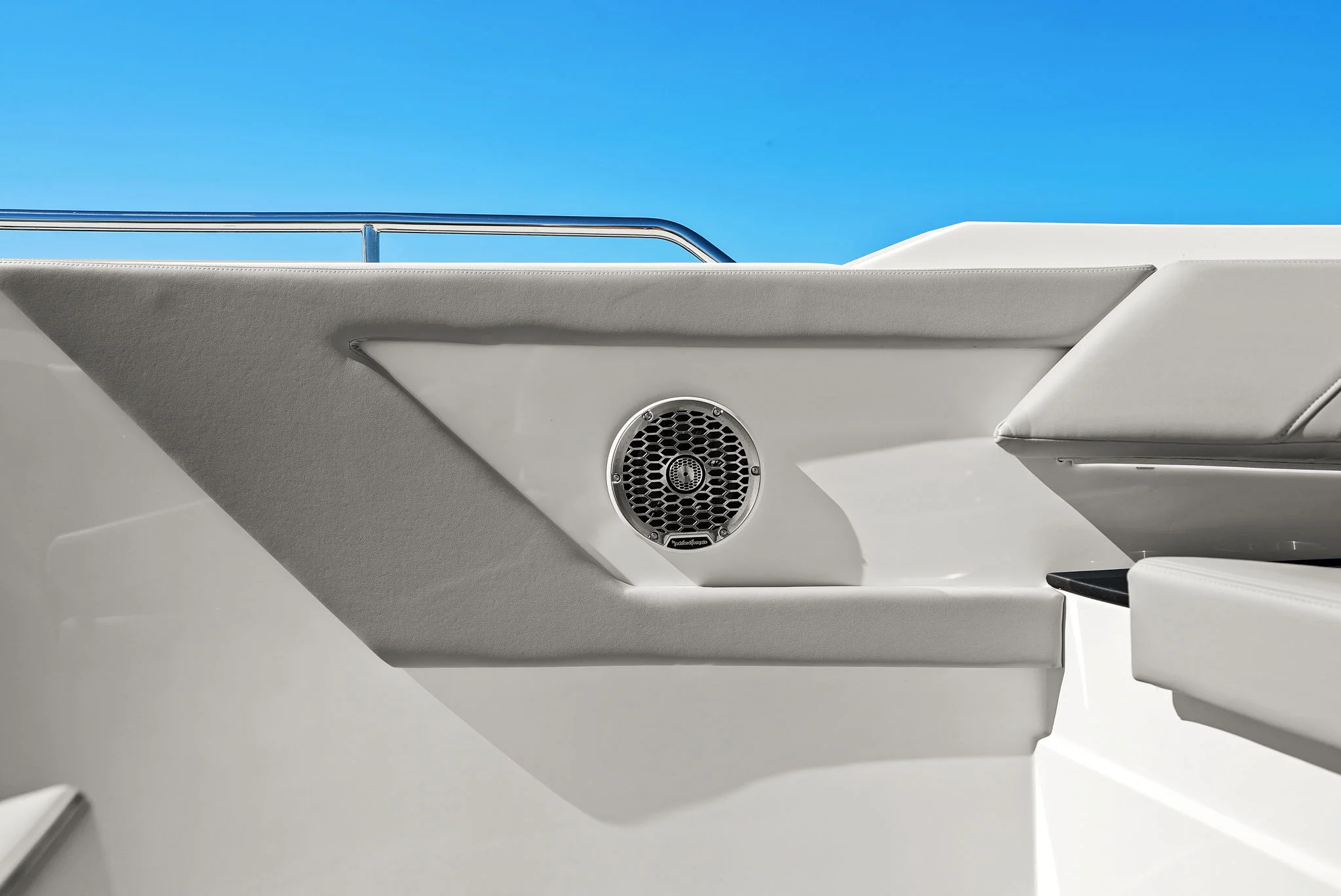 2026 Cruisers Yachts 42 GLS Outboard Image Thumbnail #37