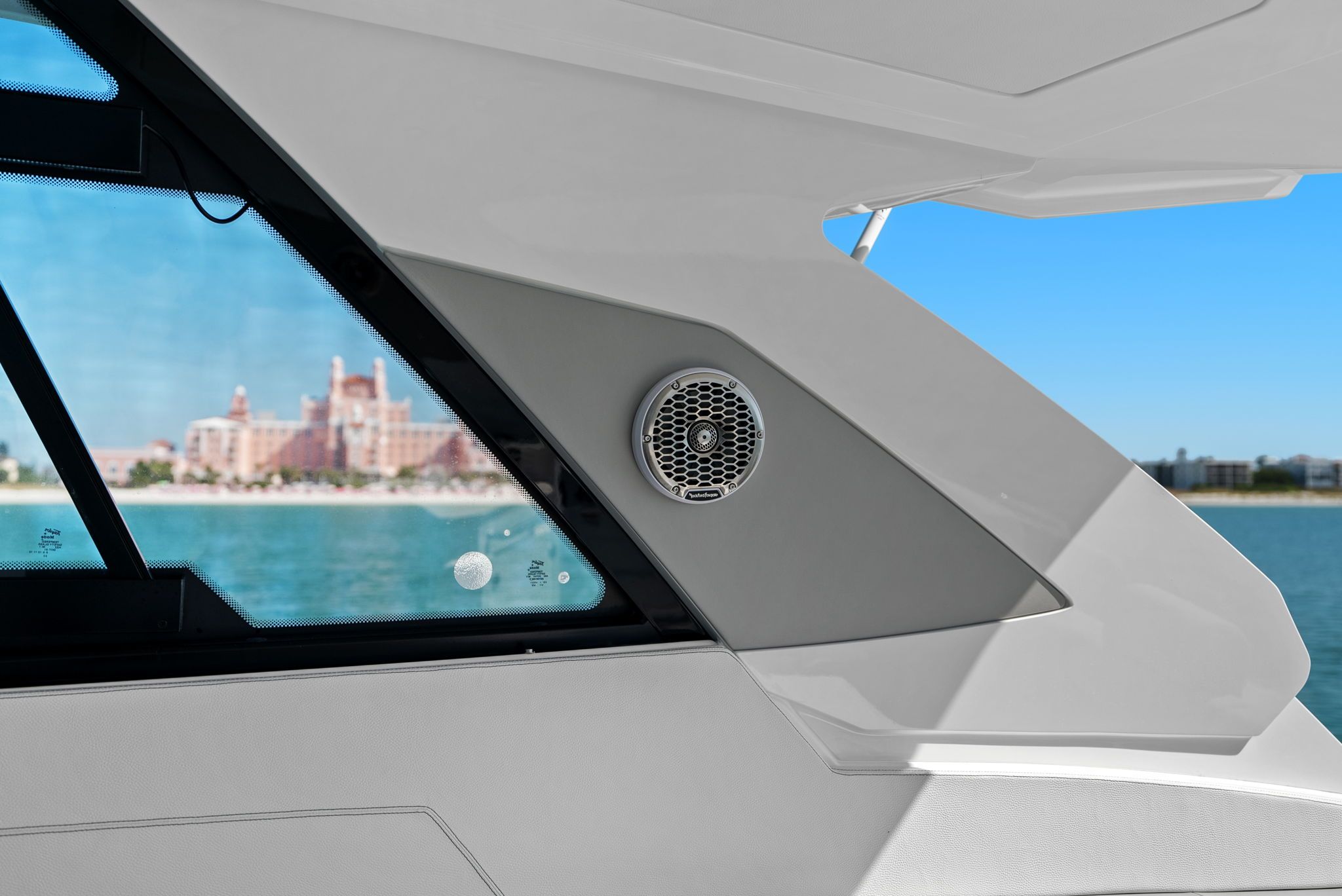 2026 Cruisers Yachts 42 GLS Outboard Image Thumbnail #57