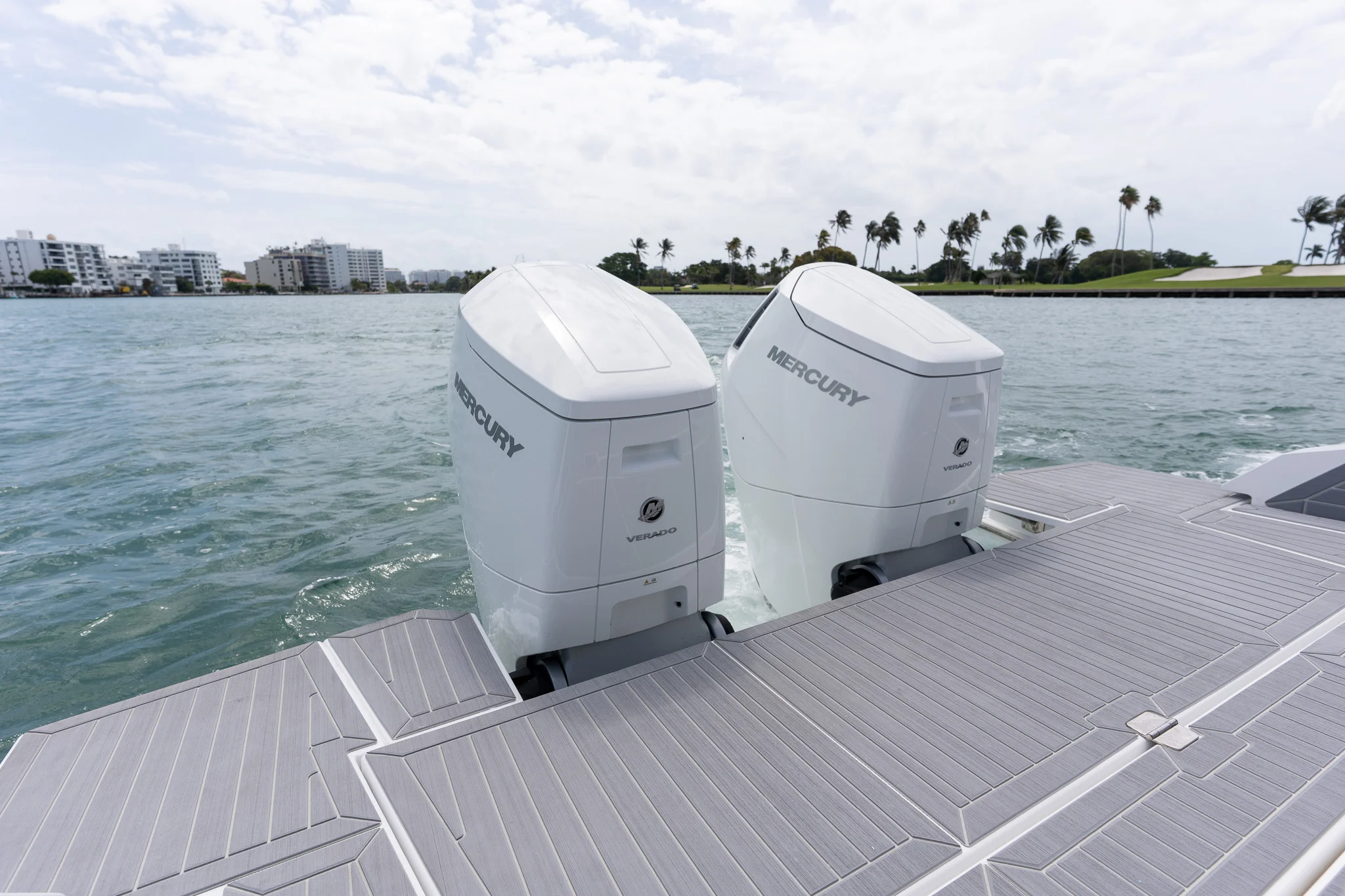 2026 Cruisers Yachts 42 GLS Outboard Image Thumbnail #24