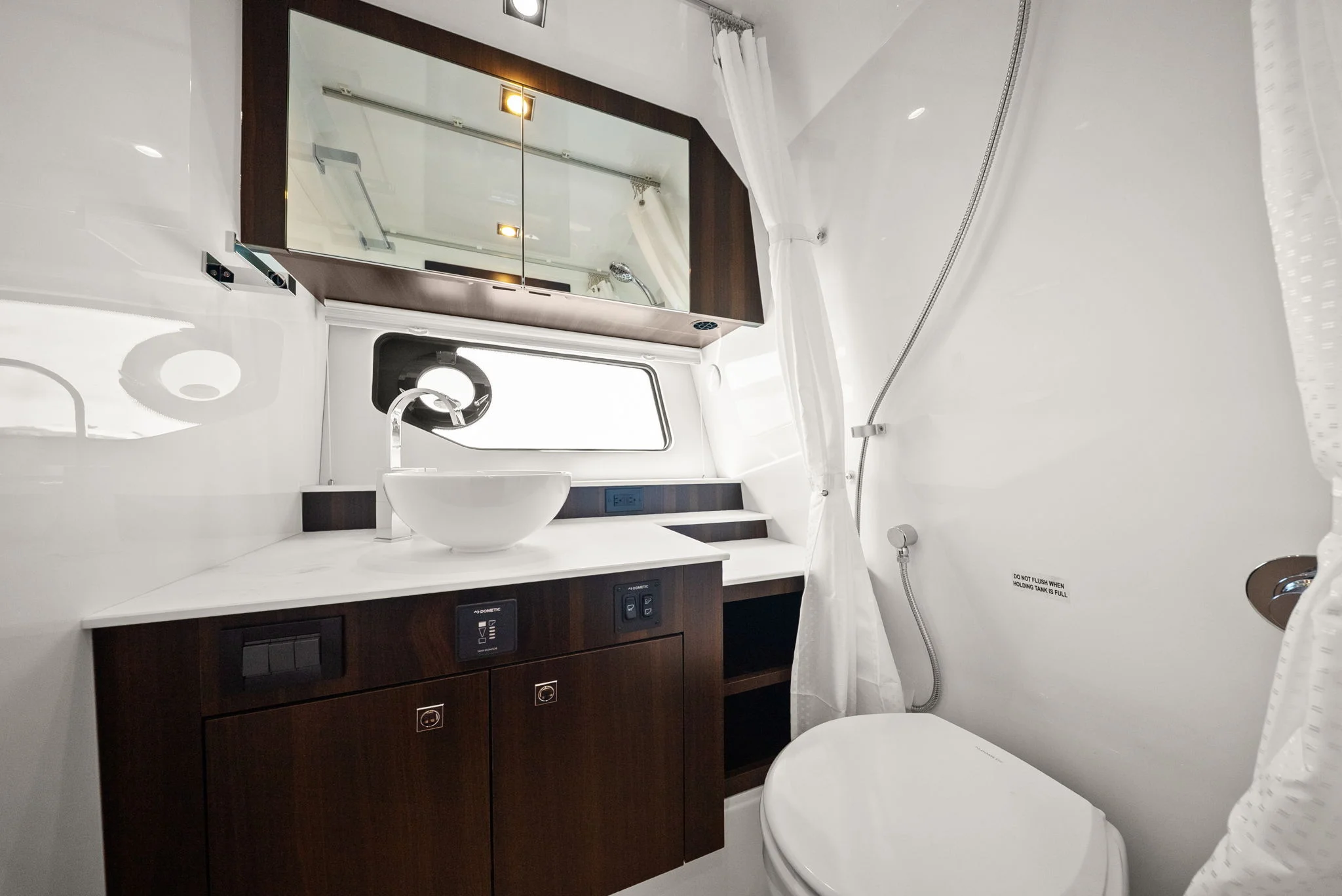 2026 Cruisers Yachts 42 GLS Outboard Image Thumbnail #25