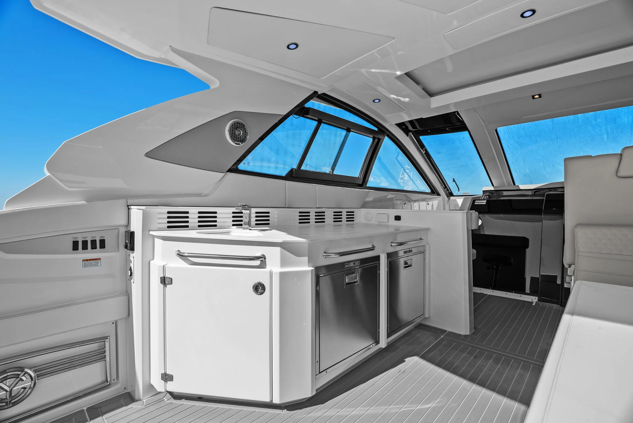 2026 Cruisers Yachts 42 GLS Outboard Image Thumbnail #49