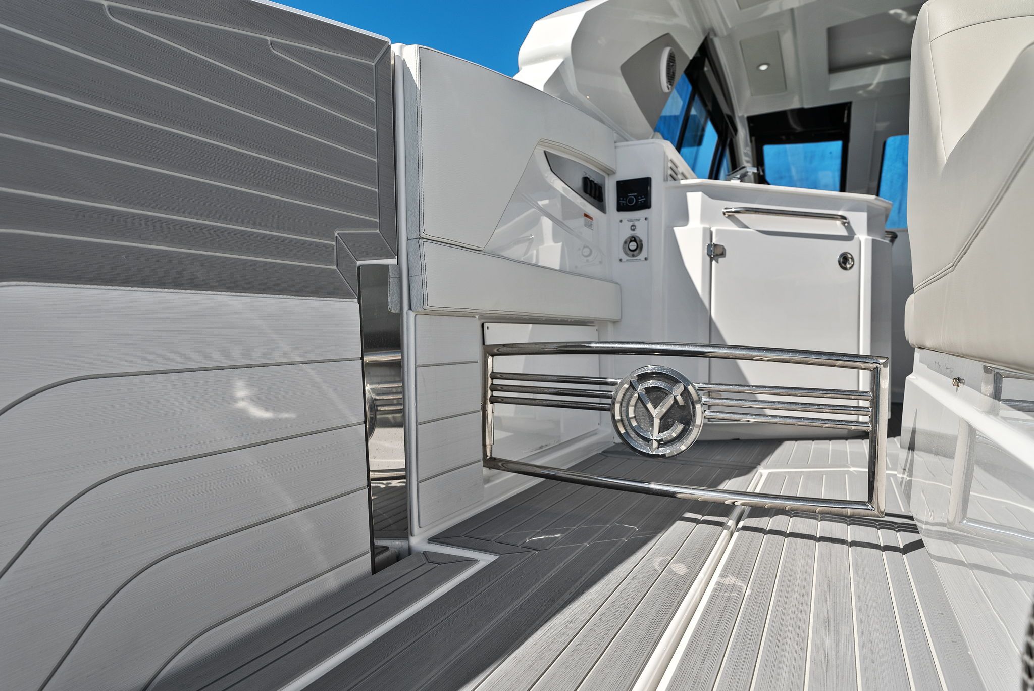 2026 Cruisers Yachts 42 GLS Outboard Image Thumbnail #67