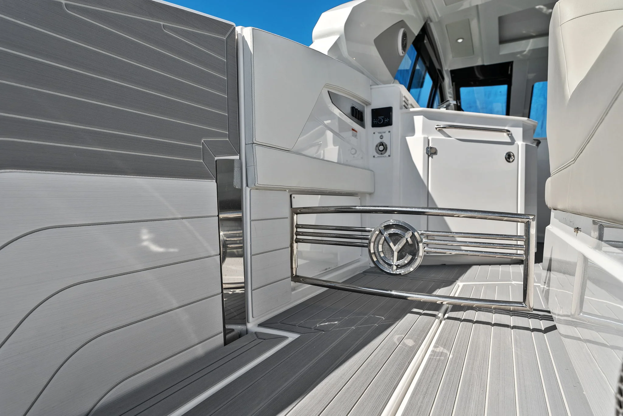 2026 Cruisers Yachts 42 GLS Outboard Image Thumbnail #67