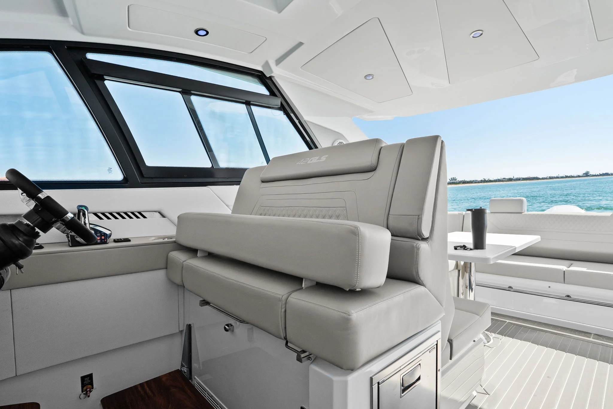 2026 Cruisers Yachts 42 GLS Outboard Image Thumbnail #46