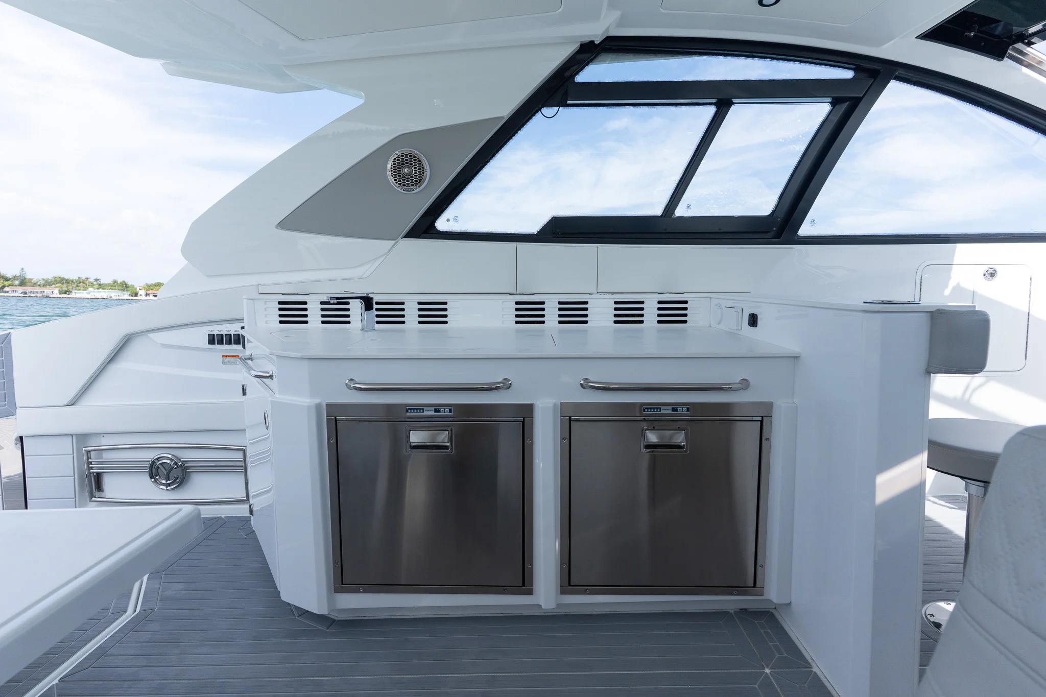 2026 Cruisers Yachts 42 GLS Outboard Image Thumbnail #31