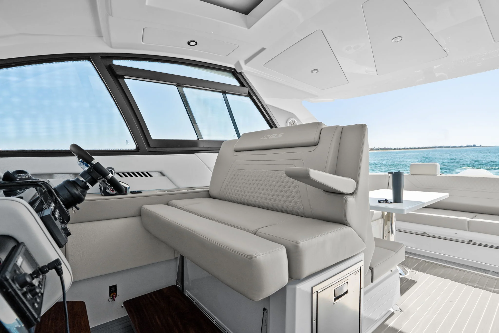 2026 Cruisers Yachts 42 GLS Outboard Image Thumbnail #45