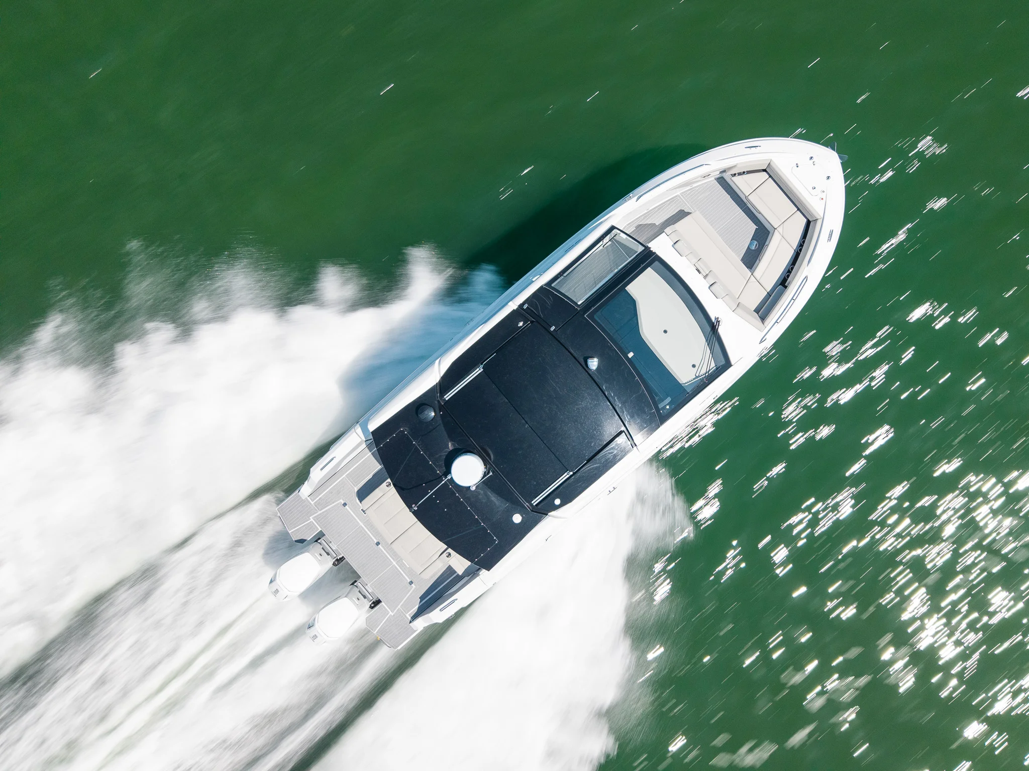 2026 Cruisers Yachts 42 GLS Outboard Image Thumbnail #8