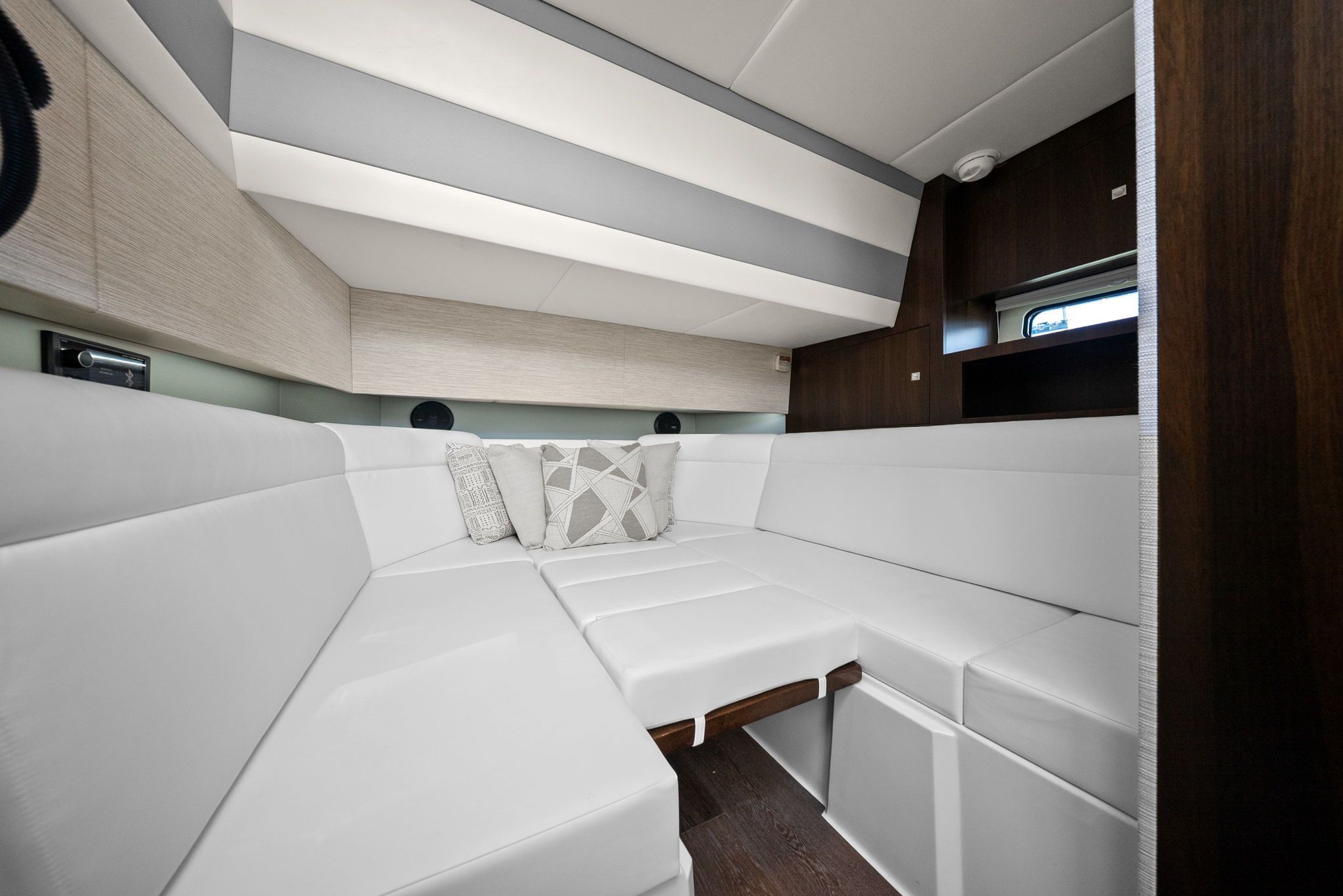 2026 Cruisers Yachts 42 GLS Outboard Image Thumbnail #22