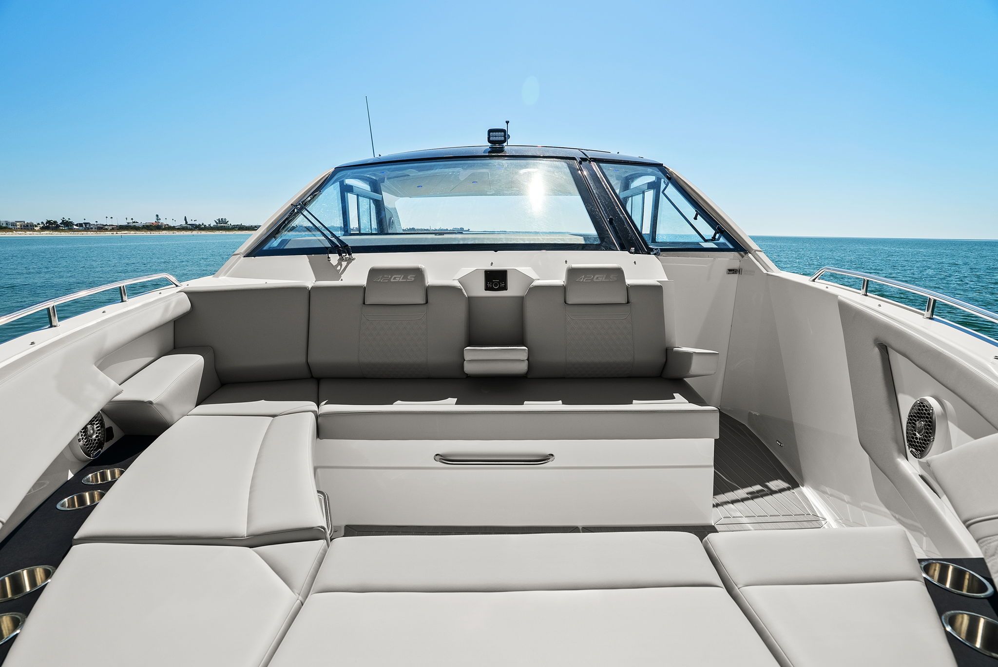 2026 Cruisers Yachts 42 GLS Outboard Image Thumbnail #35