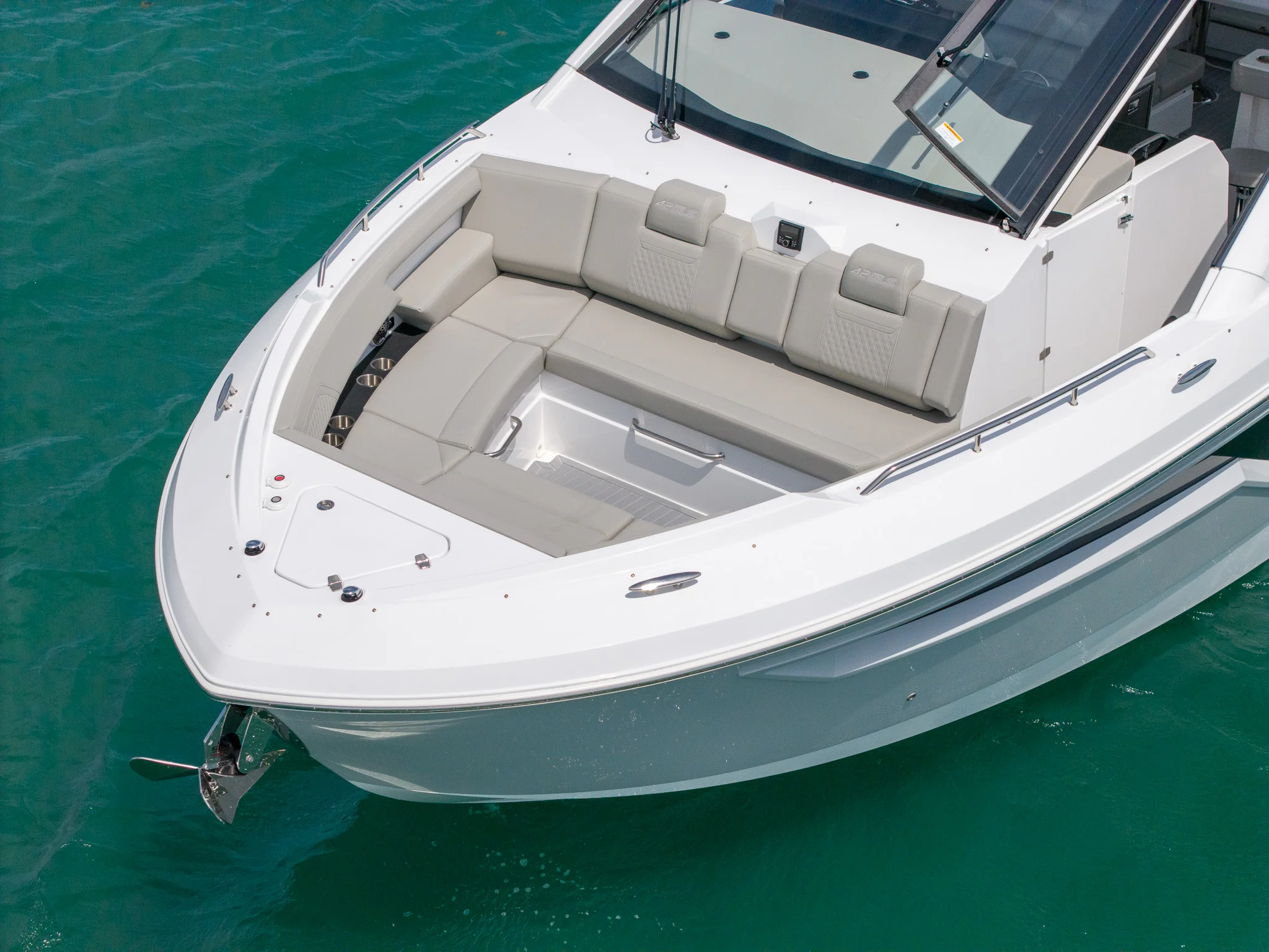 2026 Cruisers Yachts 42 GLS Outboard Image Thumbnail #3