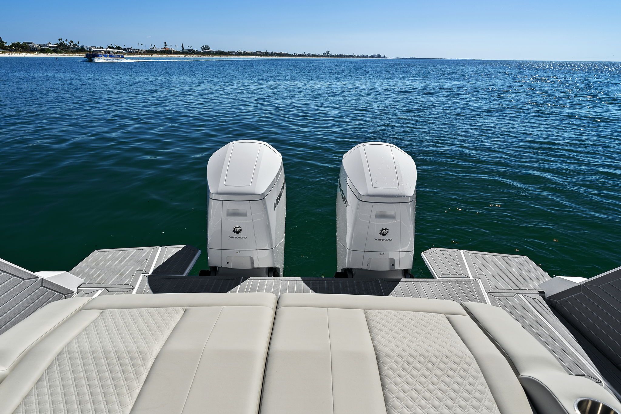 2026 Cruisers Yachts 42 GLS Outboard Image Thumbnail #63