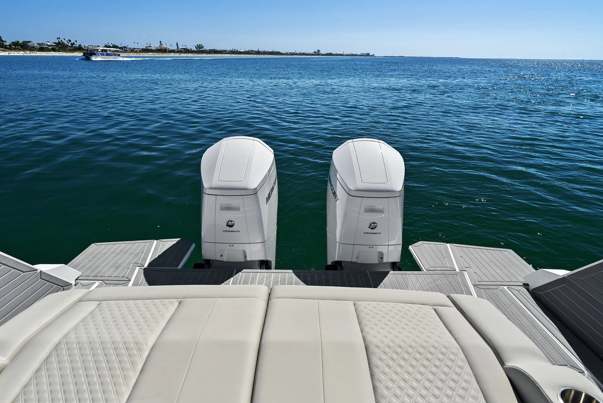 2026 Cruisers Yachts 42 GLS Outboard Image Thumbnail #63