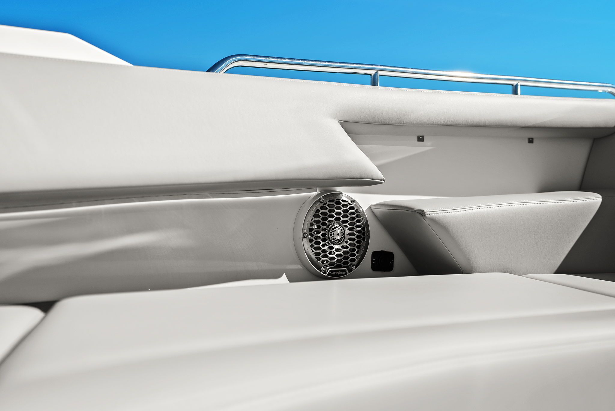 2026 Cruisers Yachts 42 GLS Outboard Image Thumbnail #30