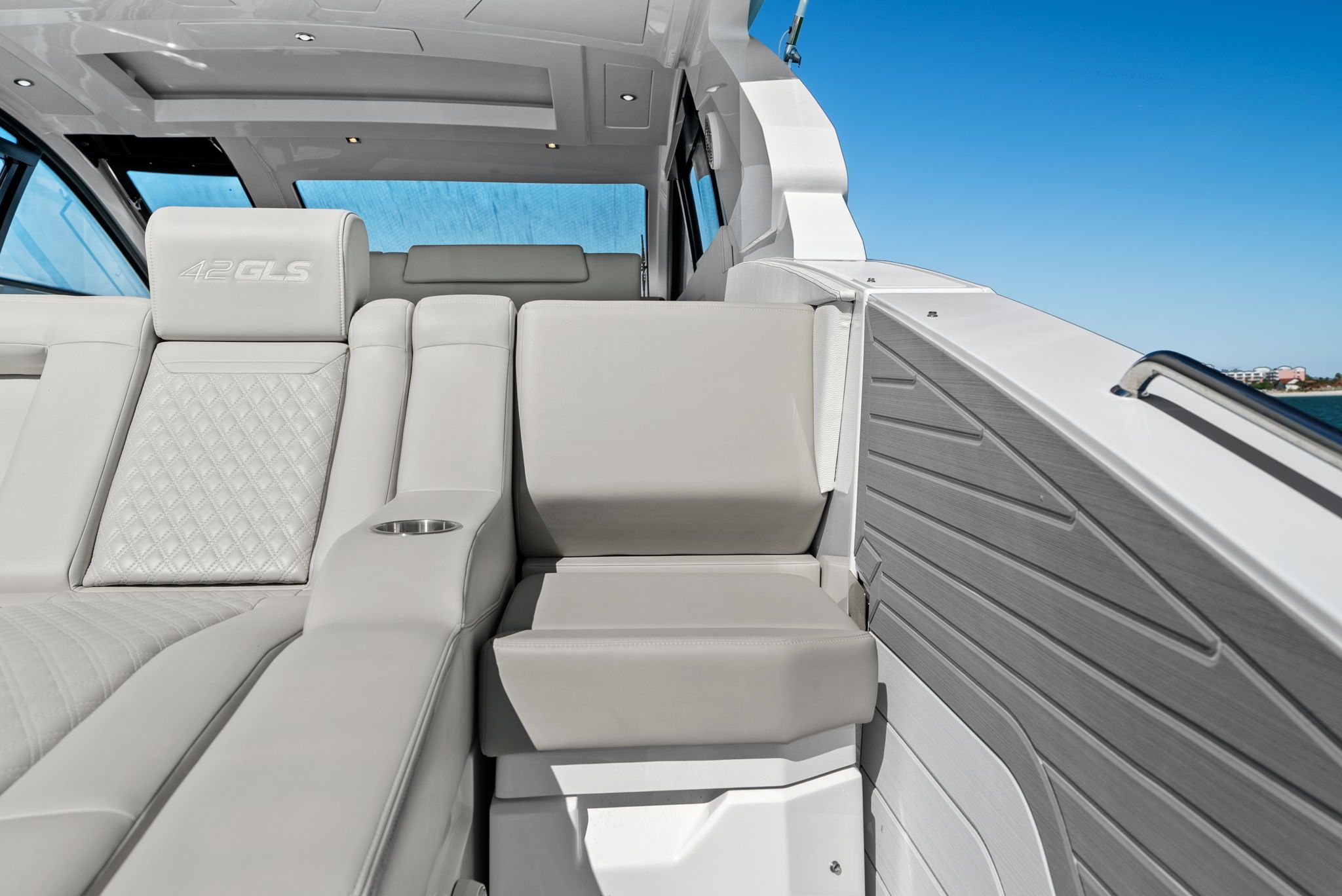 2026 Cruisers Yachts 42 GLS Outboard Image Thumbnail #61