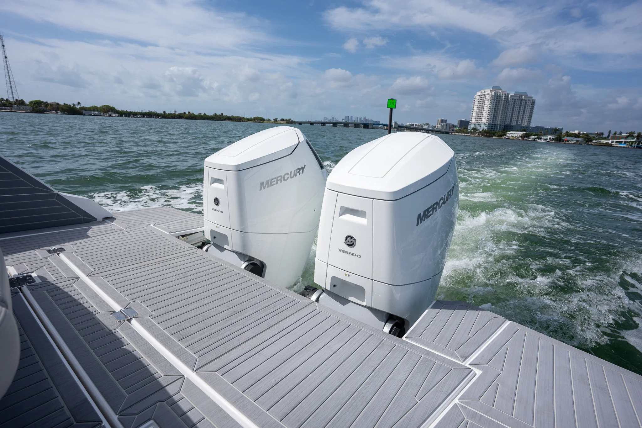 2026 Cruisers Yachts 42 GLS Outboard Image Thumbnail #20