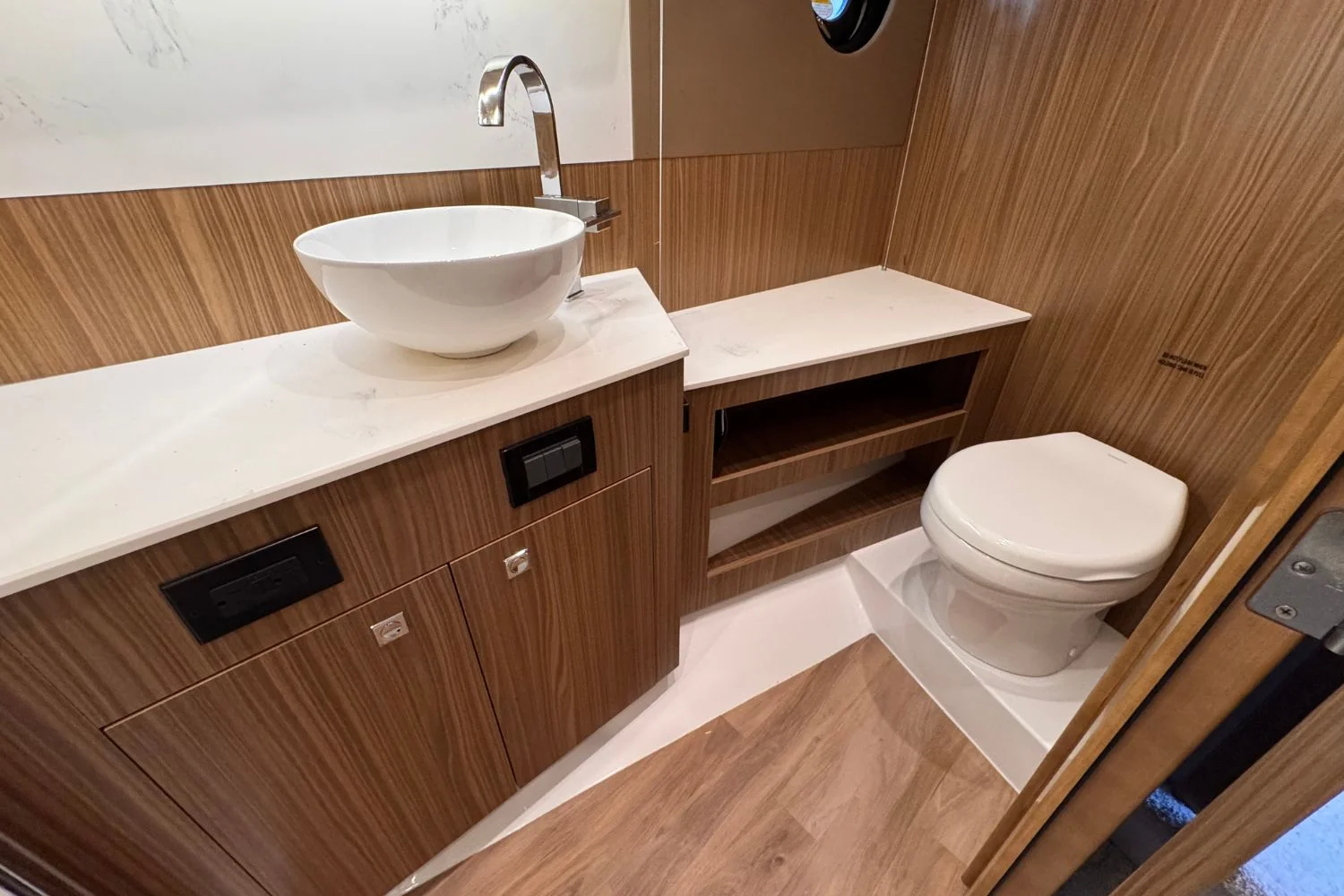 2026 Cruisers Yachts 46 Cantius Image Thumbnail #41