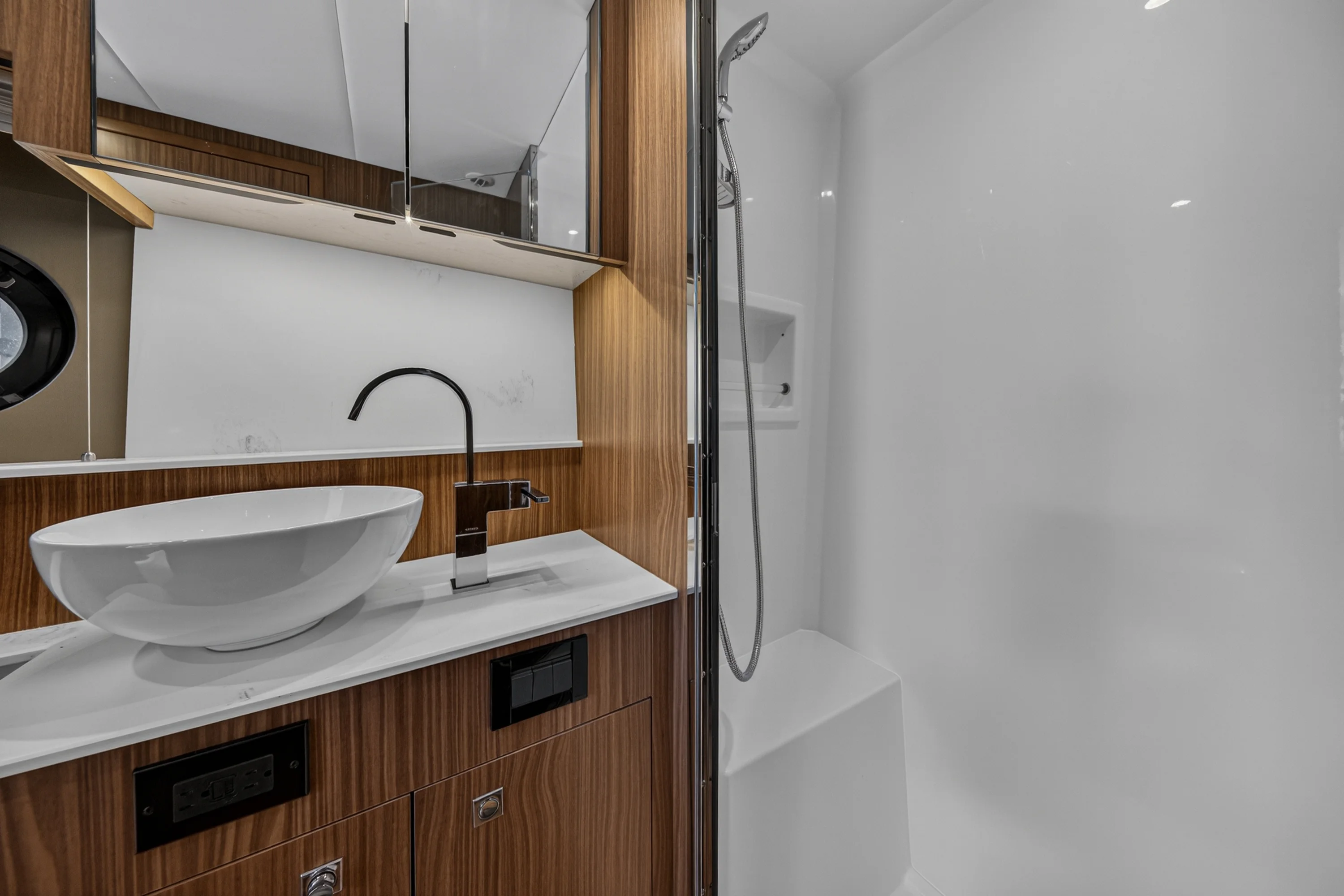 2026 Cruisers Yachts 46 Cantius Image Thumbnail #50