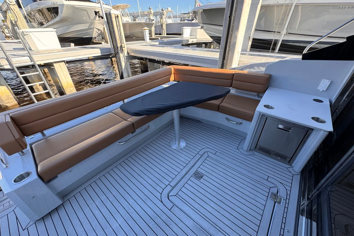 2026 Cruisers Yachts 46 Cantius Image Thumbnail #13