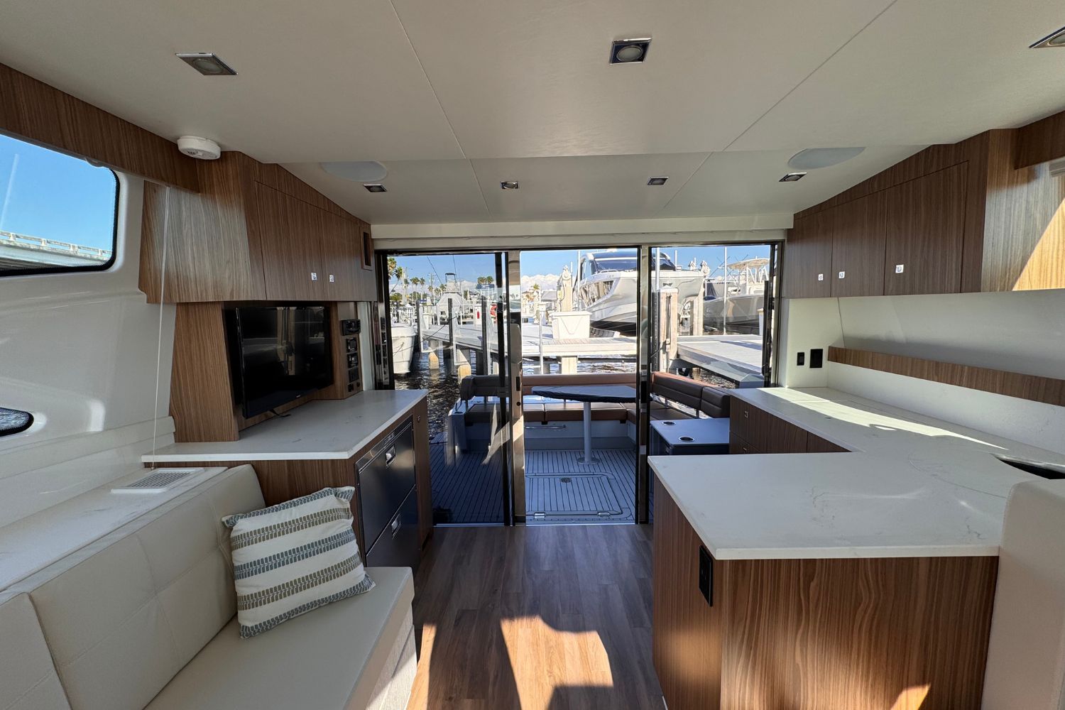 2026 Cruisers Yachts 46 Cantius Image Thumbnail #20