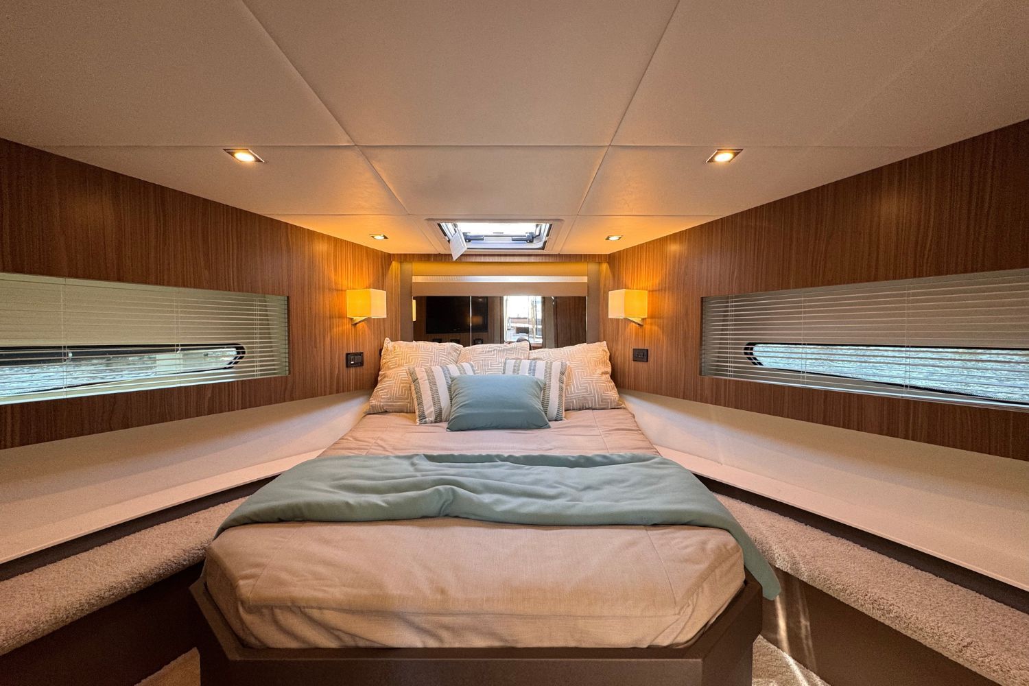 2026 Cruisers Yachts 46 Cantius Image Thumbnail #36