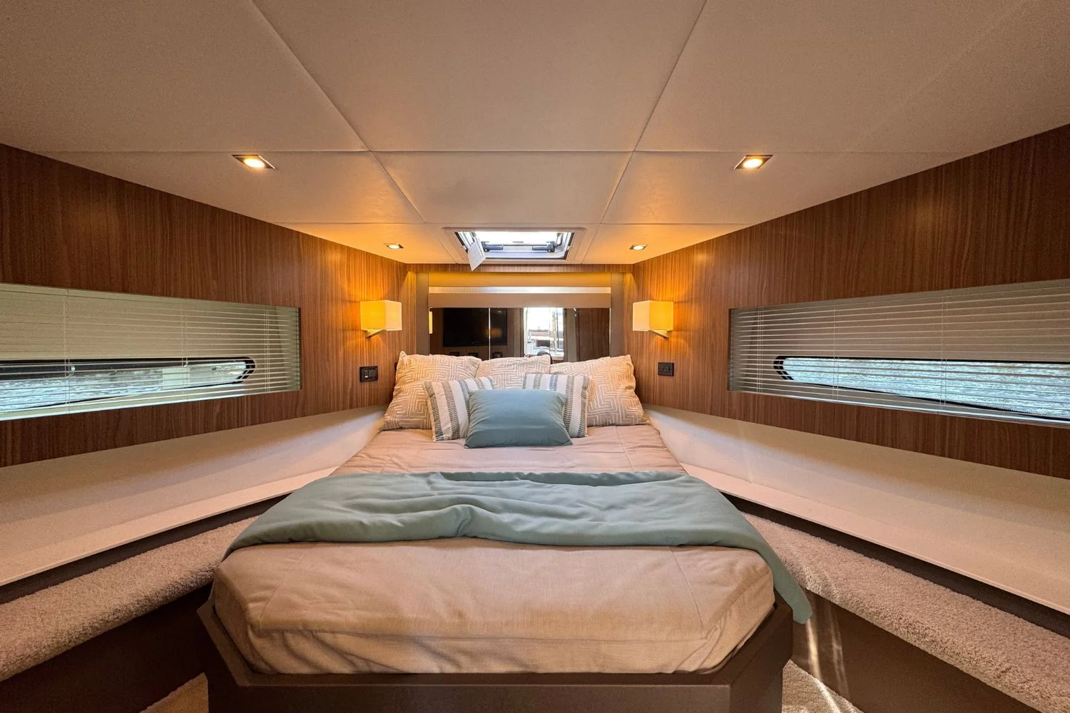 2026 Cruisers Yachts 46 Cantius Image Thumbnail #36