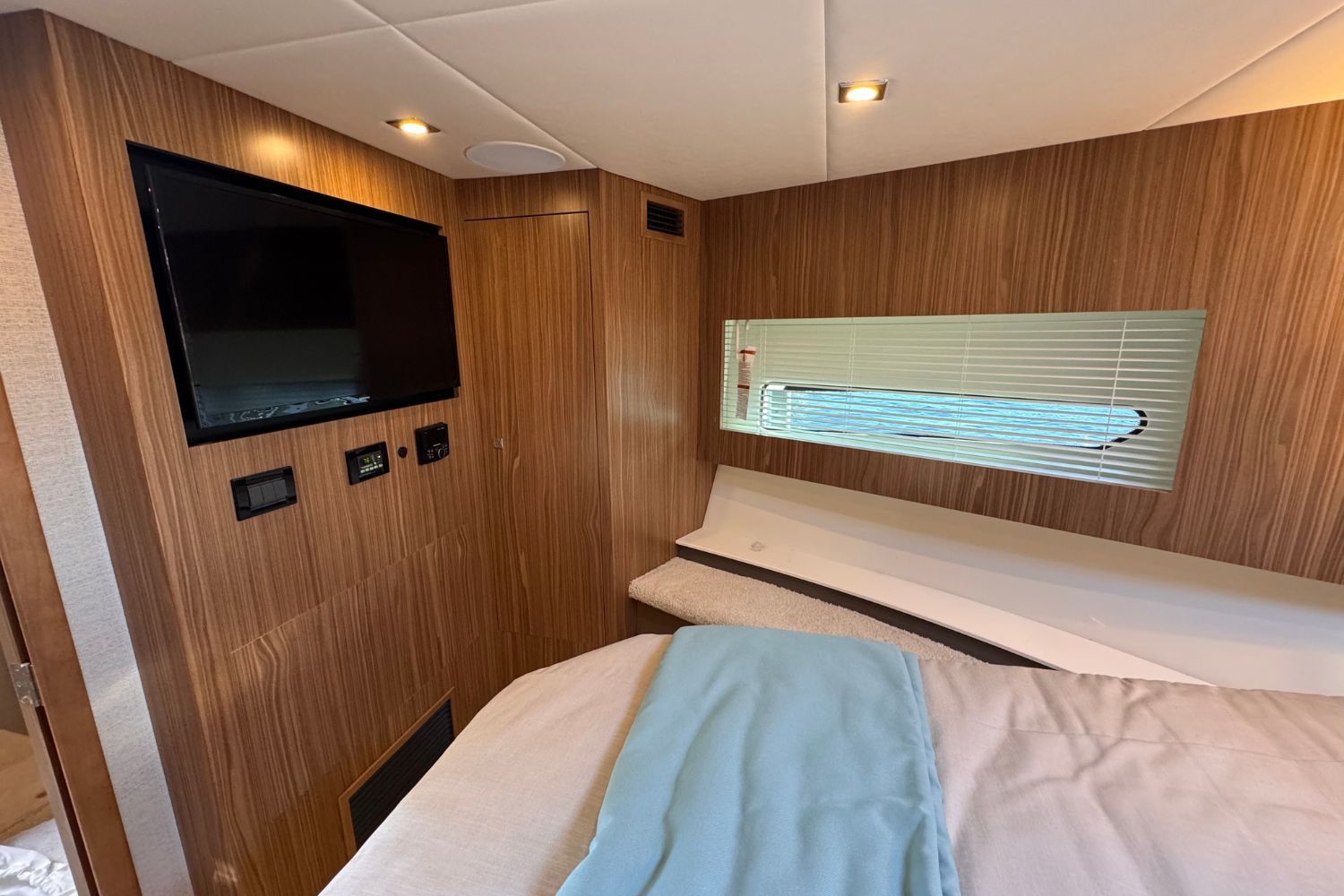 2026 Cruisers Yachts 46 Cantius Image Thumbnail #39