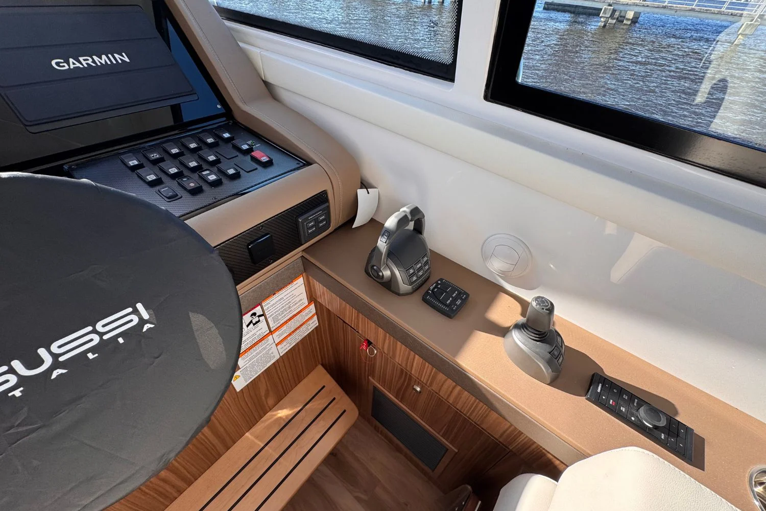 2026 Cruisers Yachts 46 Cantius Image Thumbnail #28