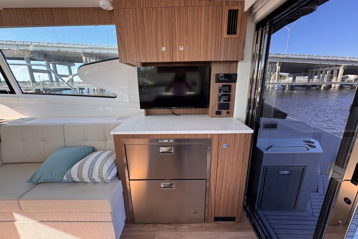 2026 Cruisers Yachts 46 Cantius Image Thumbnail #33