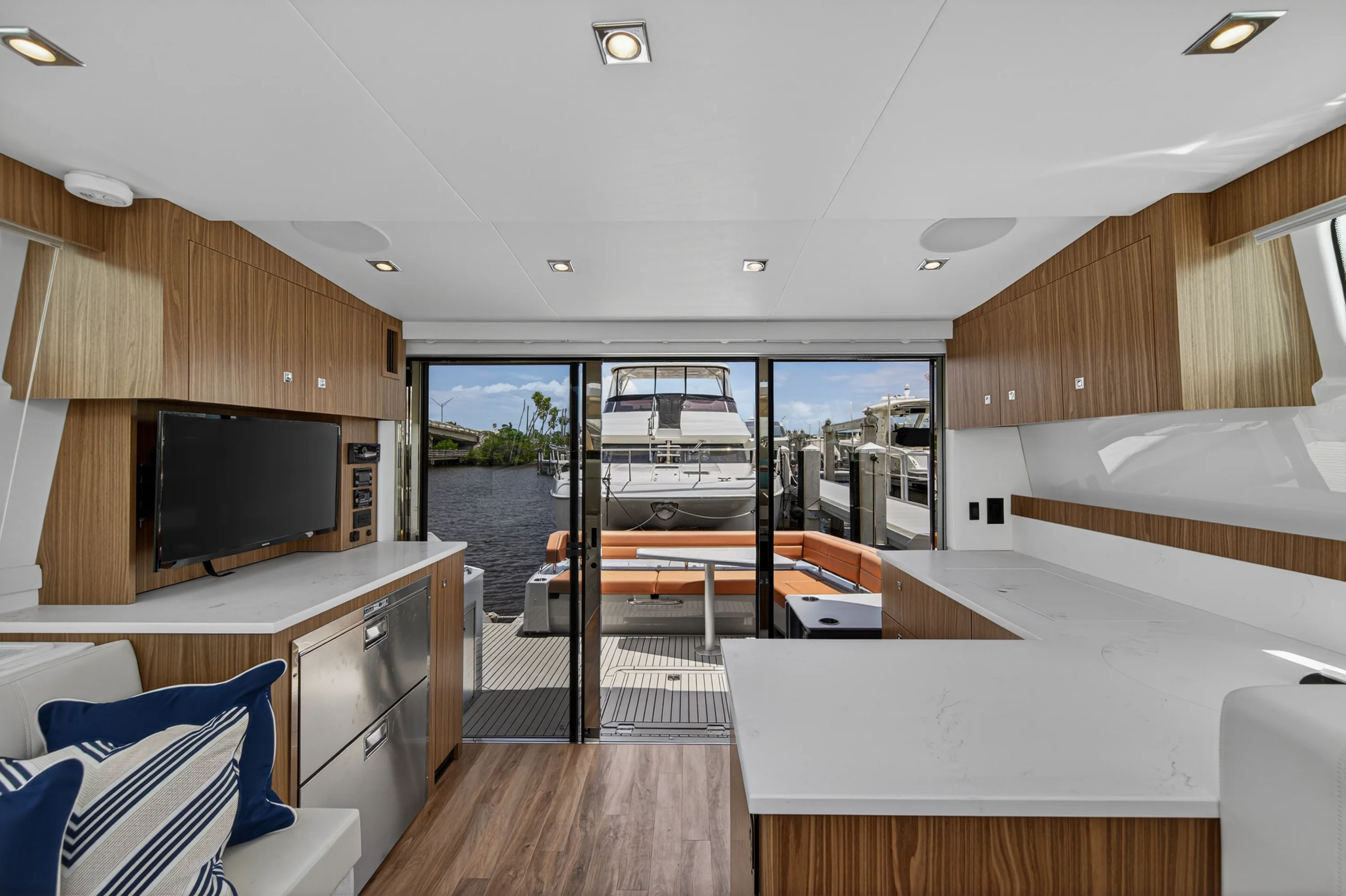 2026 Cruisers Yachts 46 Cantius Image Thumbnail #24