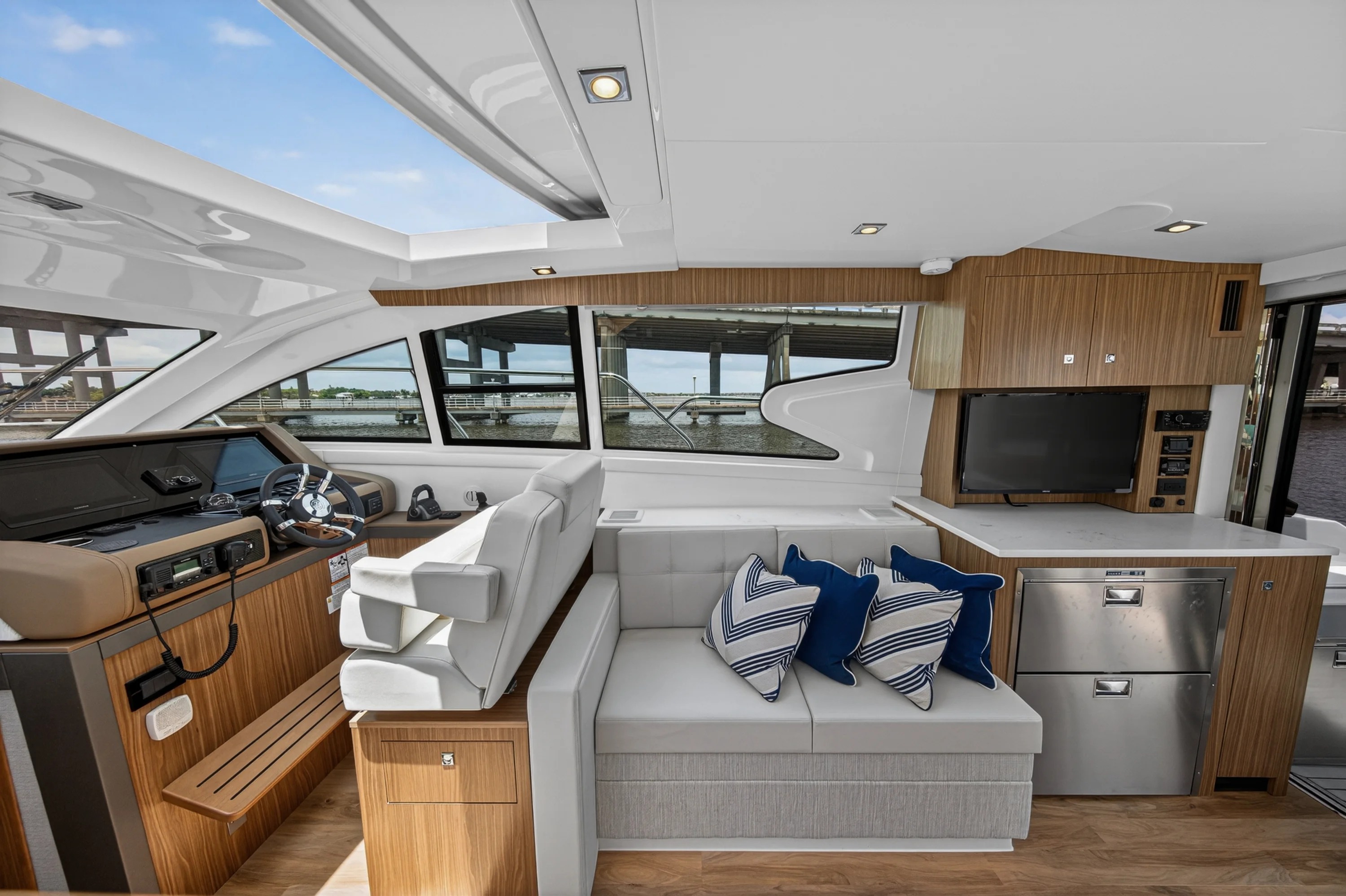 2026 Cruisers Yachts 46 Cantius Image Thumbnail #32