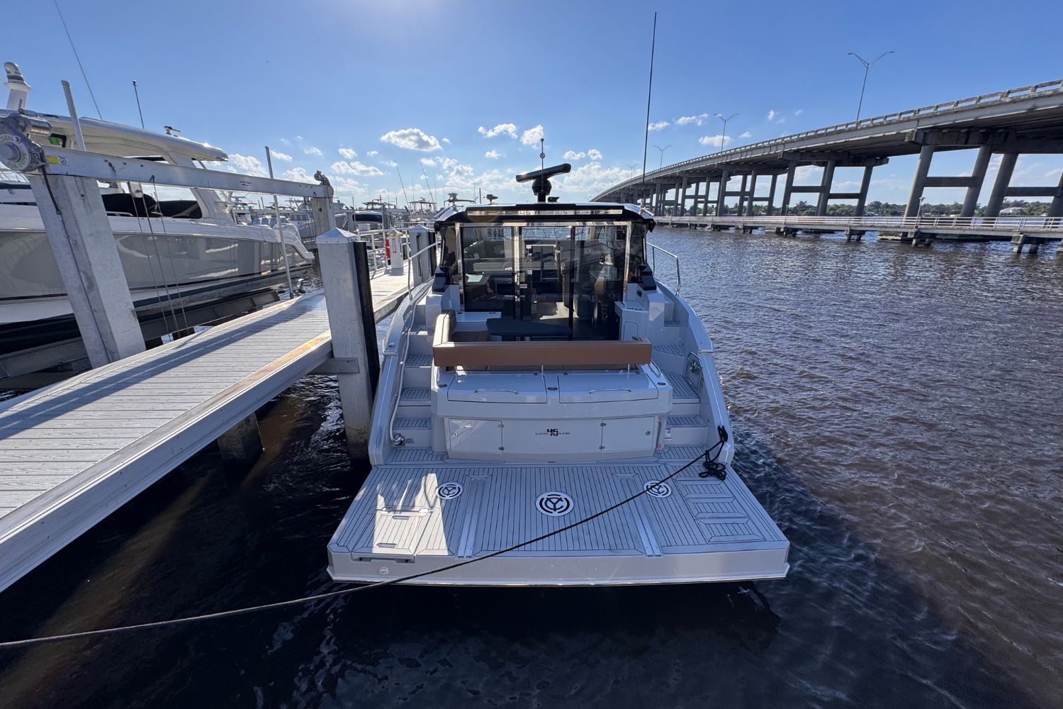 2026 Cruisers Yachts 46 Cantius Image Thumbnail #4