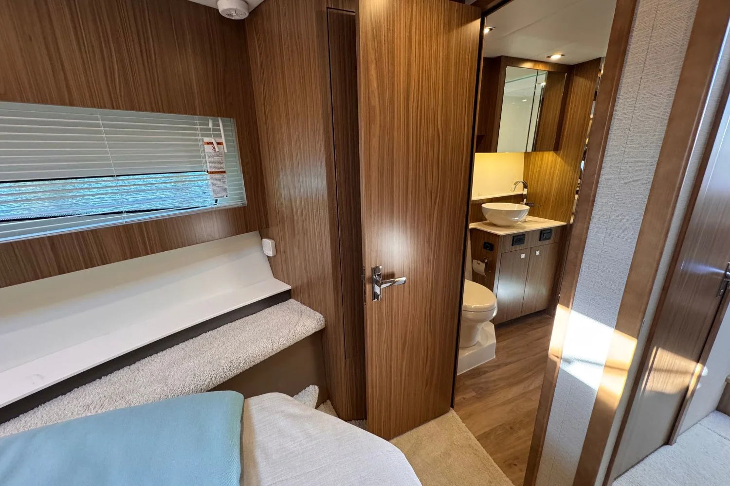 2026 Cruisers Yachts 46 Cantius Image Thumbnail #38