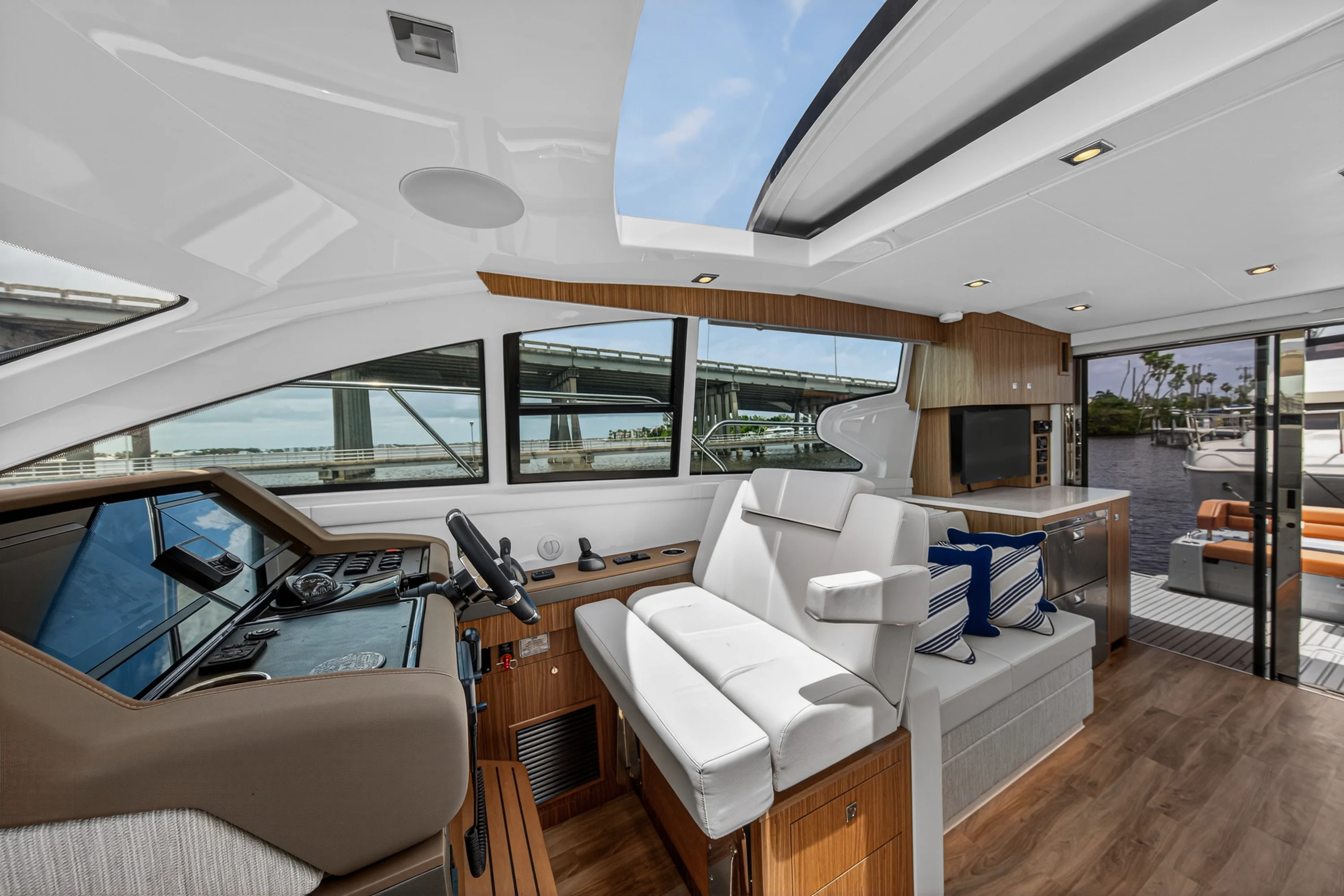 2026 Cruisers Yachts 46 Cantius Image Thumbnail #39