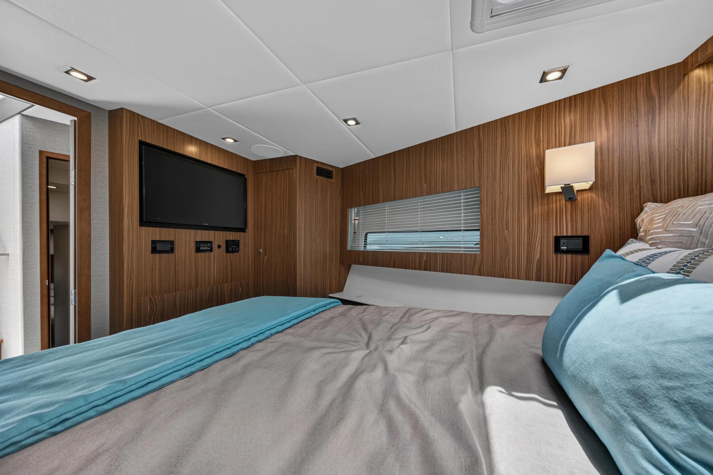 2026 Cruisers Yachts 46 Cantius Image Thumbnail #46