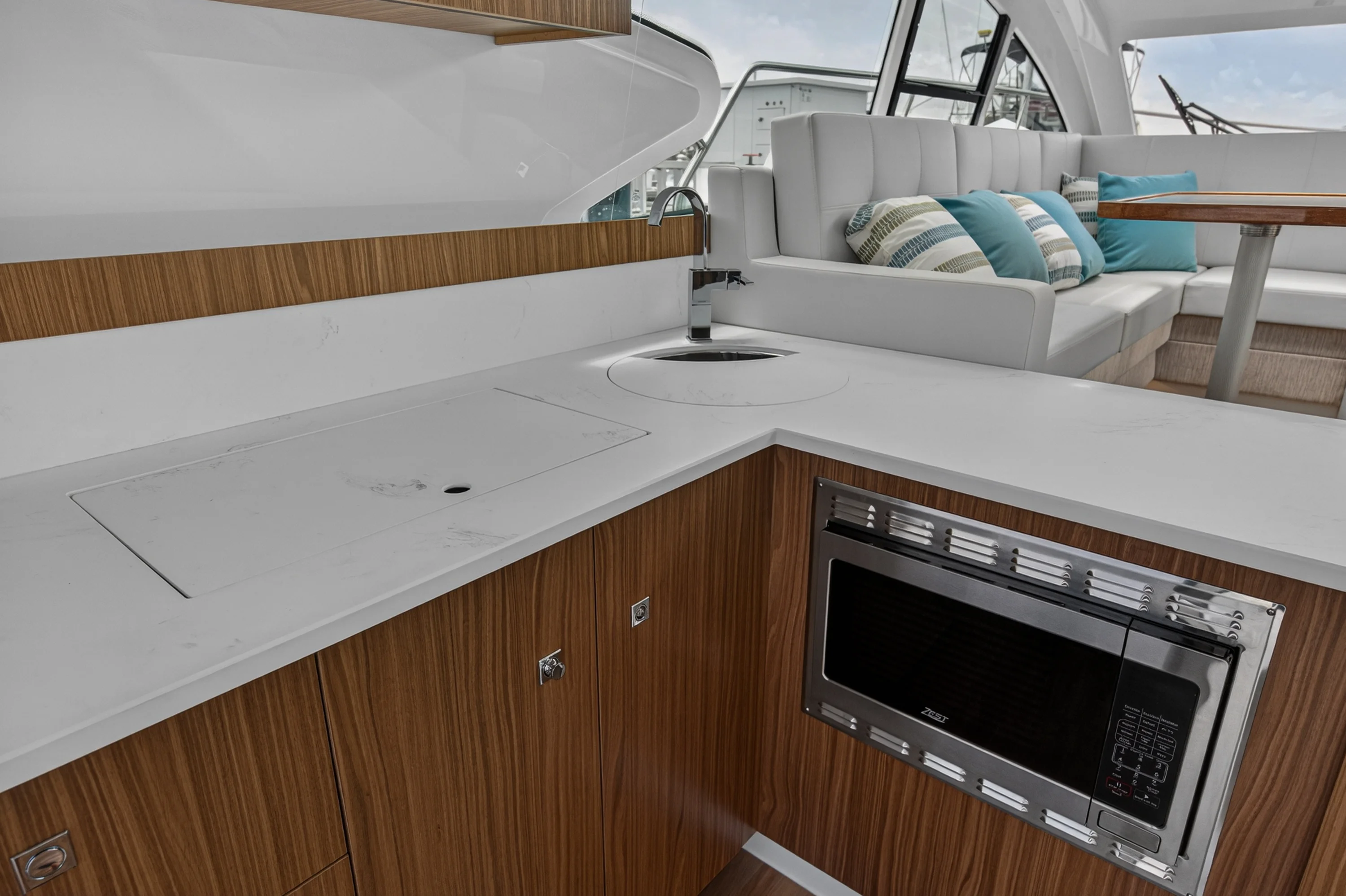 2026 Cruisers Yachts 46 Cantius Image Thumbnail #18