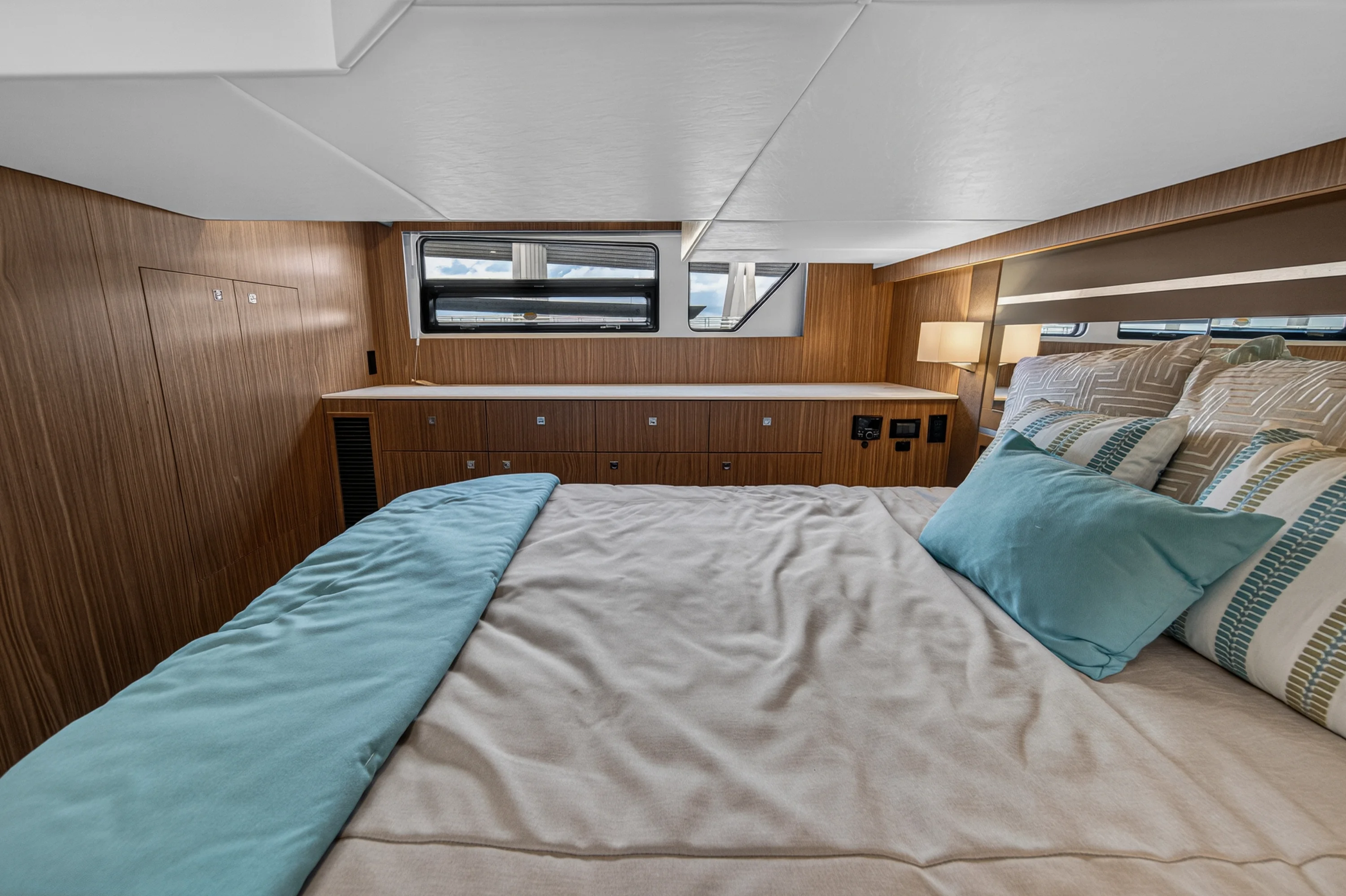 2026 Cruisers Yachts 46 Cantius Image Thumbnail #59