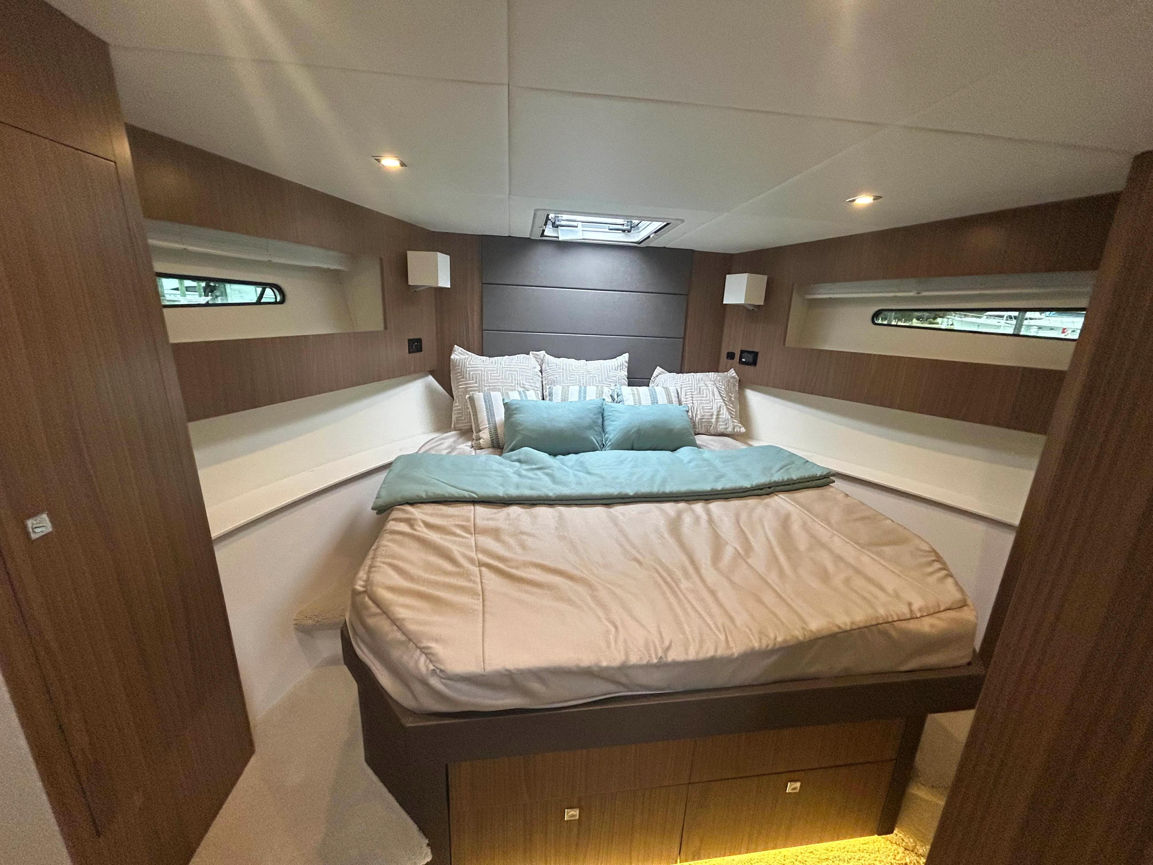 2026 Cruisers Yachts 42 Cantius Image Thumbnail #52