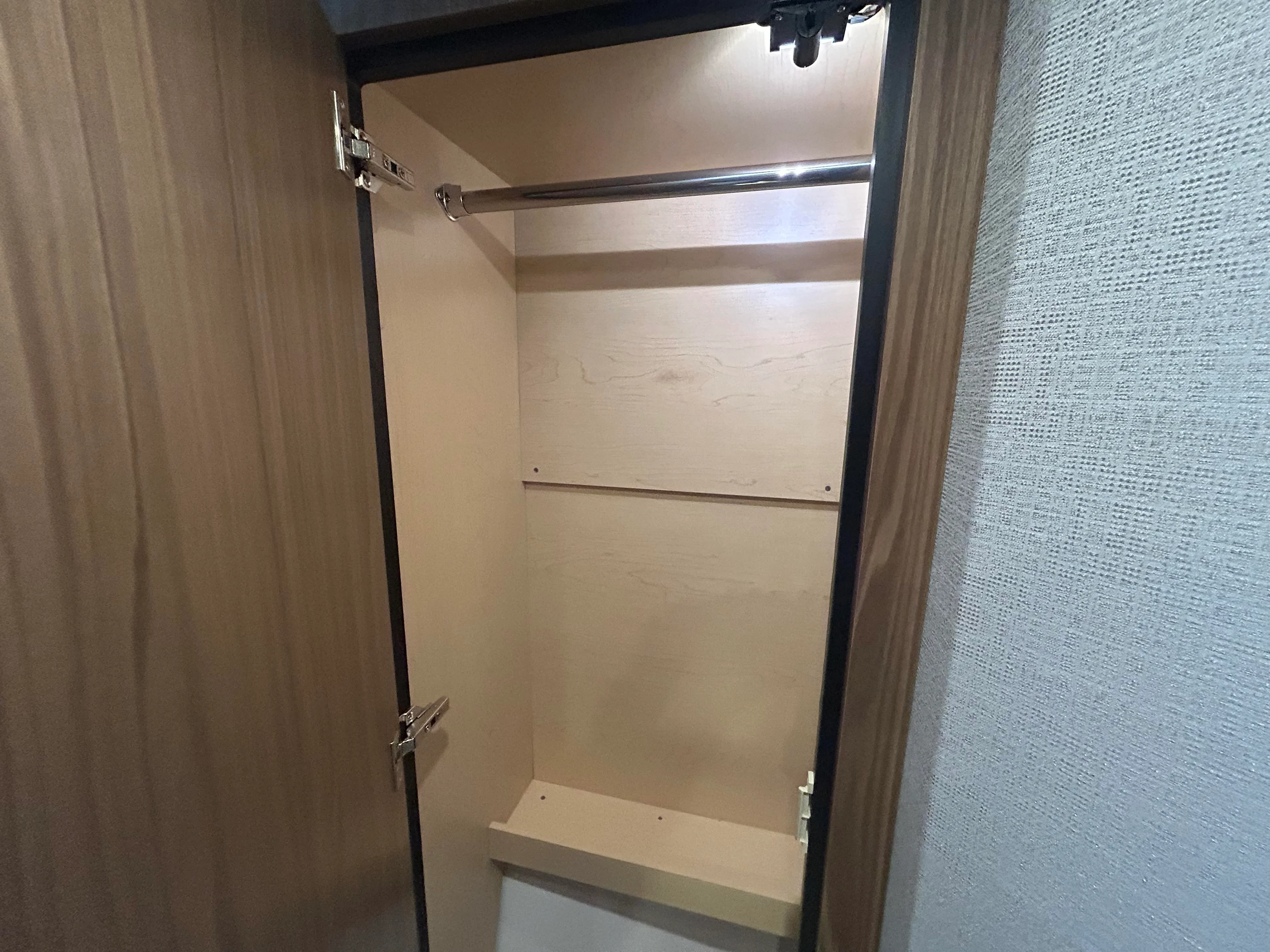 2026 Cruisers Yachts 42 Cantius Image Thumbnail #42