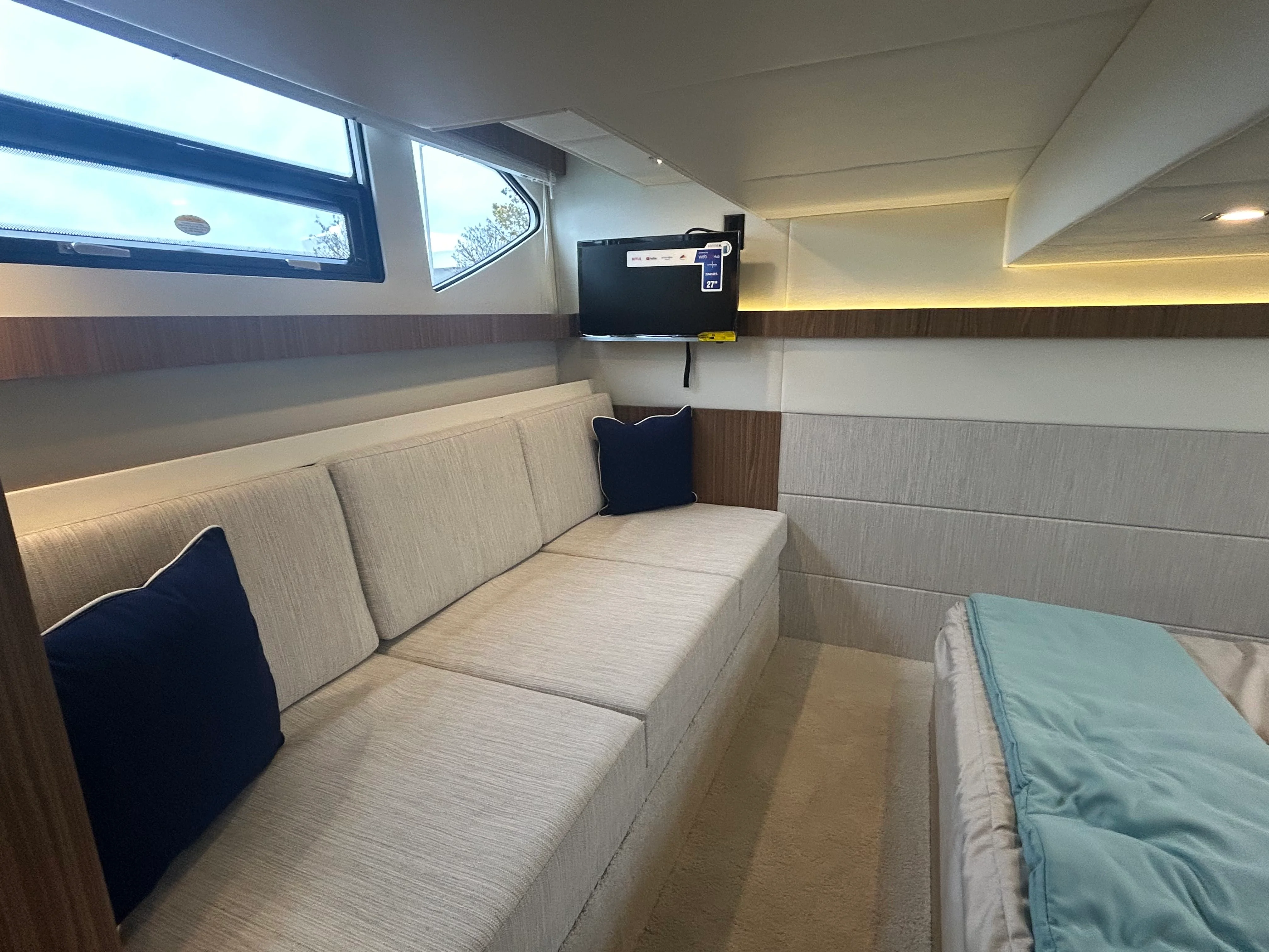 2026 Cruisers Yachts 42 Cantius Image Thumbnail #49