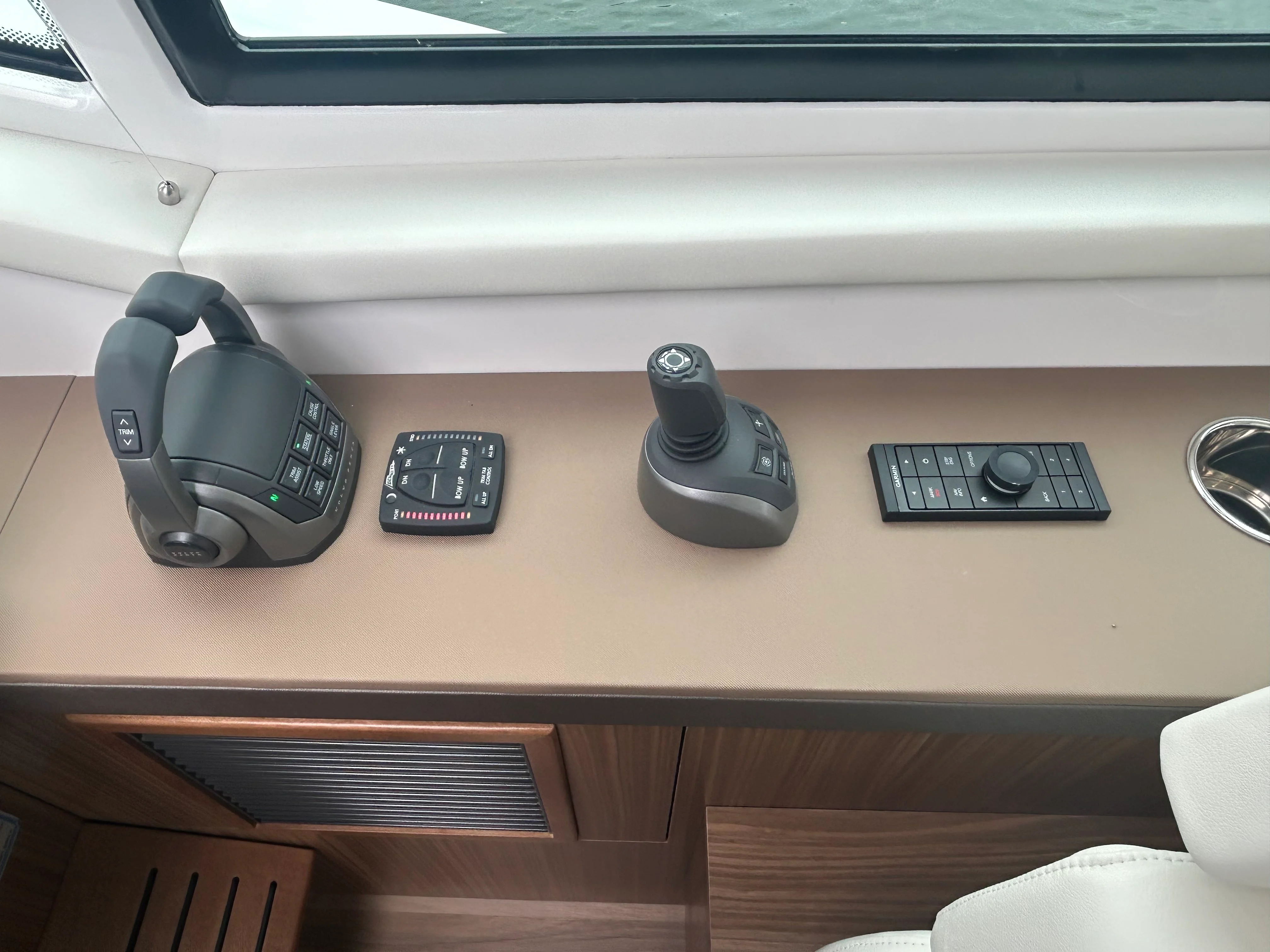 2026 Cruisers Yachts 42 Cantius Image Thumbnail #37