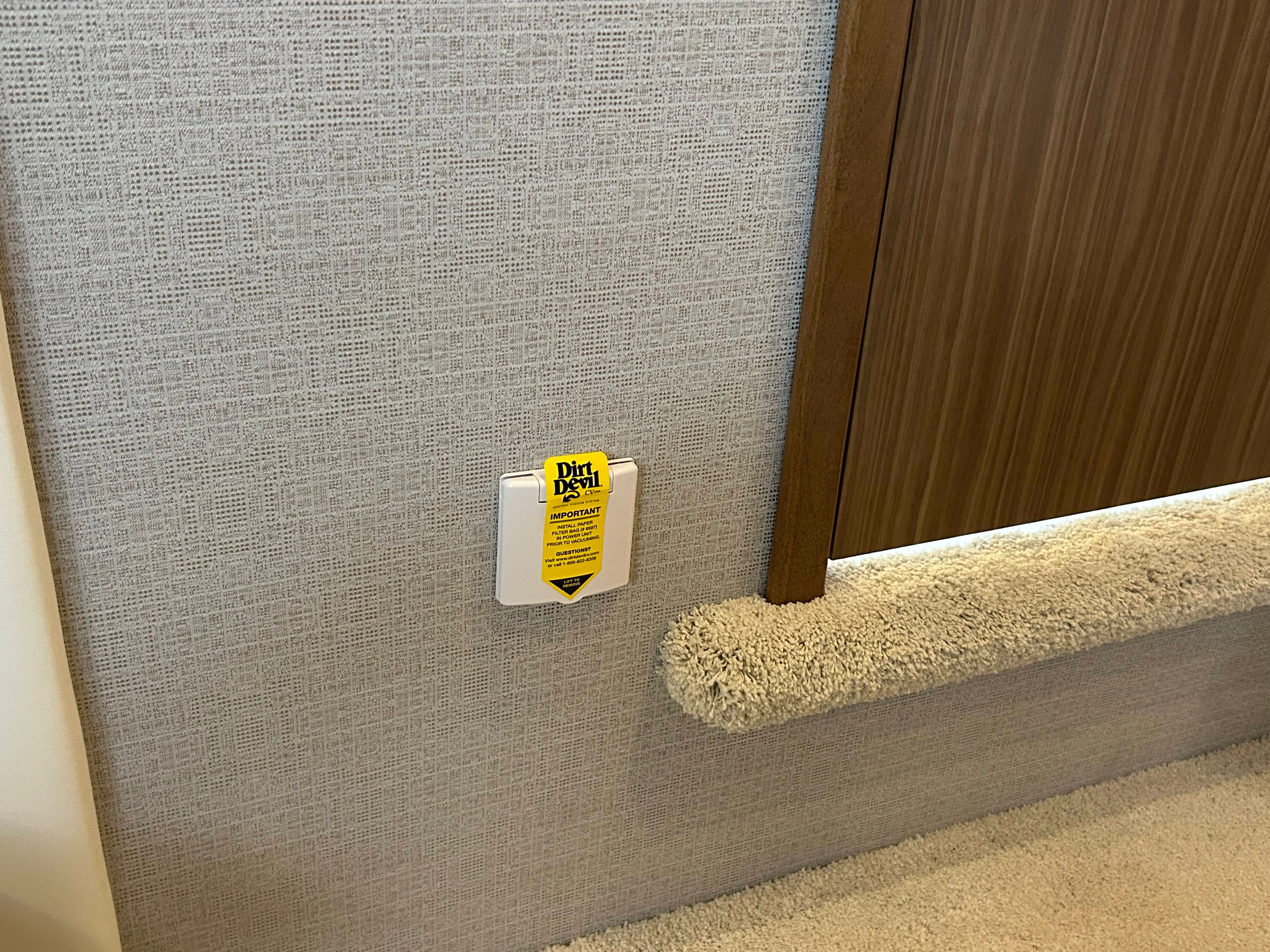 2026 Cruisers Yachts 42 Cantius Image Thumbnail #44