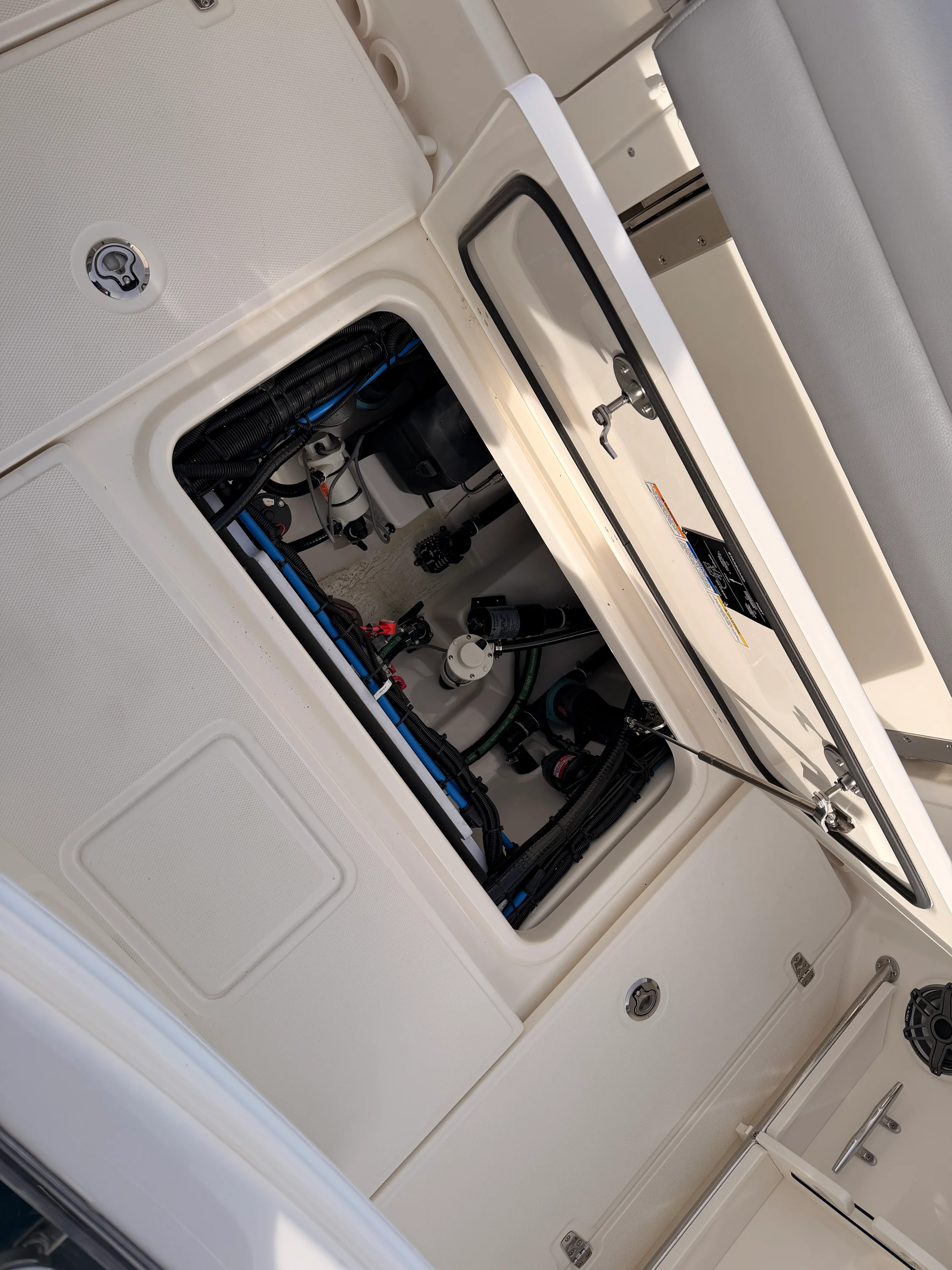 2026 Boston Whaler 250 Outrage Image Thumbnail #7