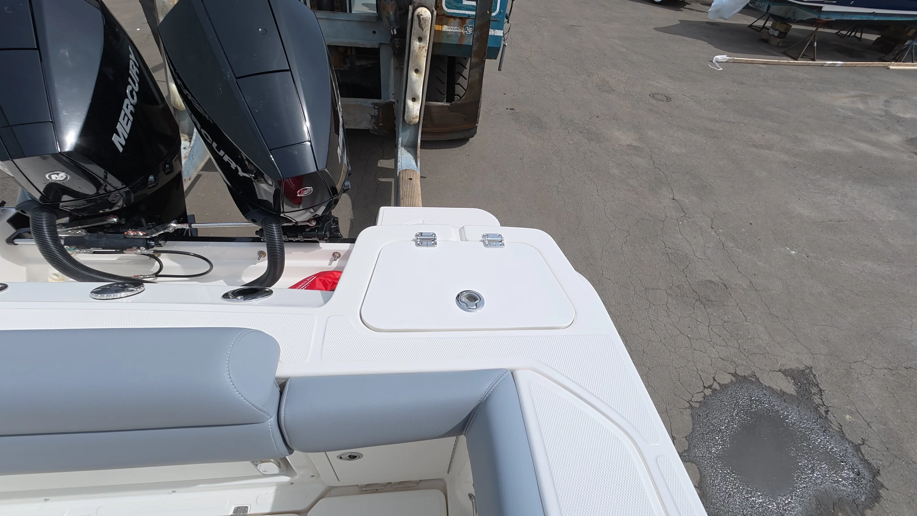 2026 Boston Whaler 250 Outrage Image Thumbnail #8