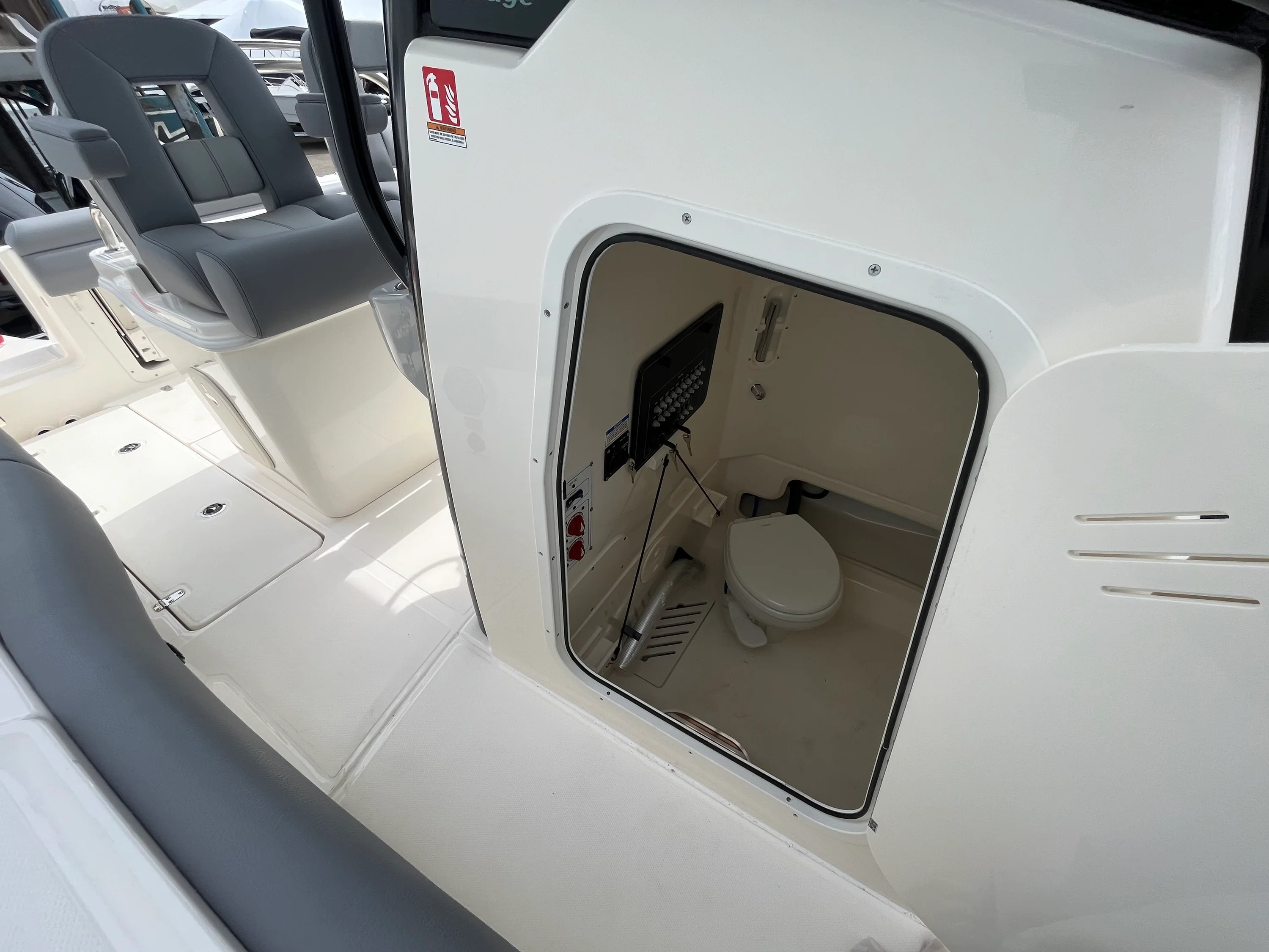 2026 Boston Whaler 250 Outrage Image Thumbnail #30