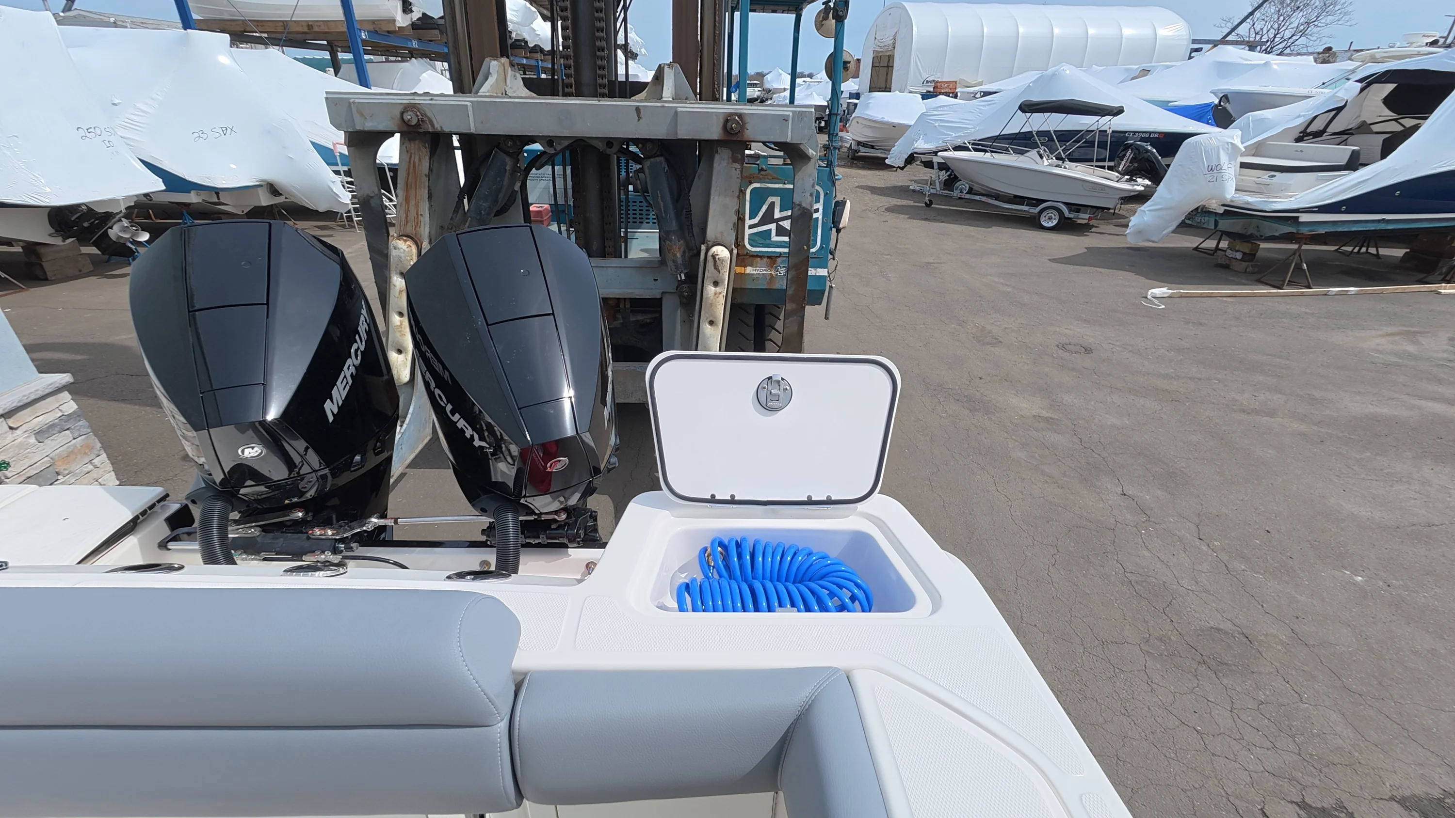 2026 Boston Whaler 250 Outrage Image Thumbnail #9