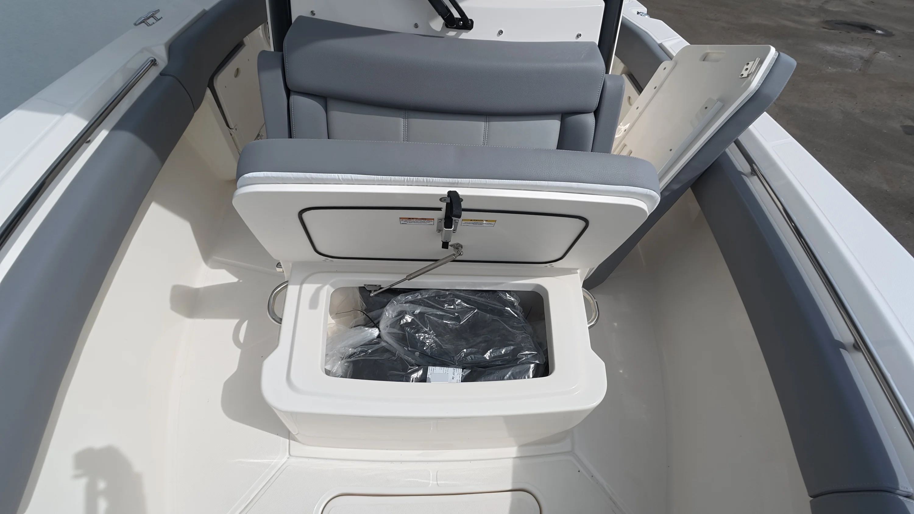 2026 Boston Whaler 250 Outrage Image Thumbnail #39